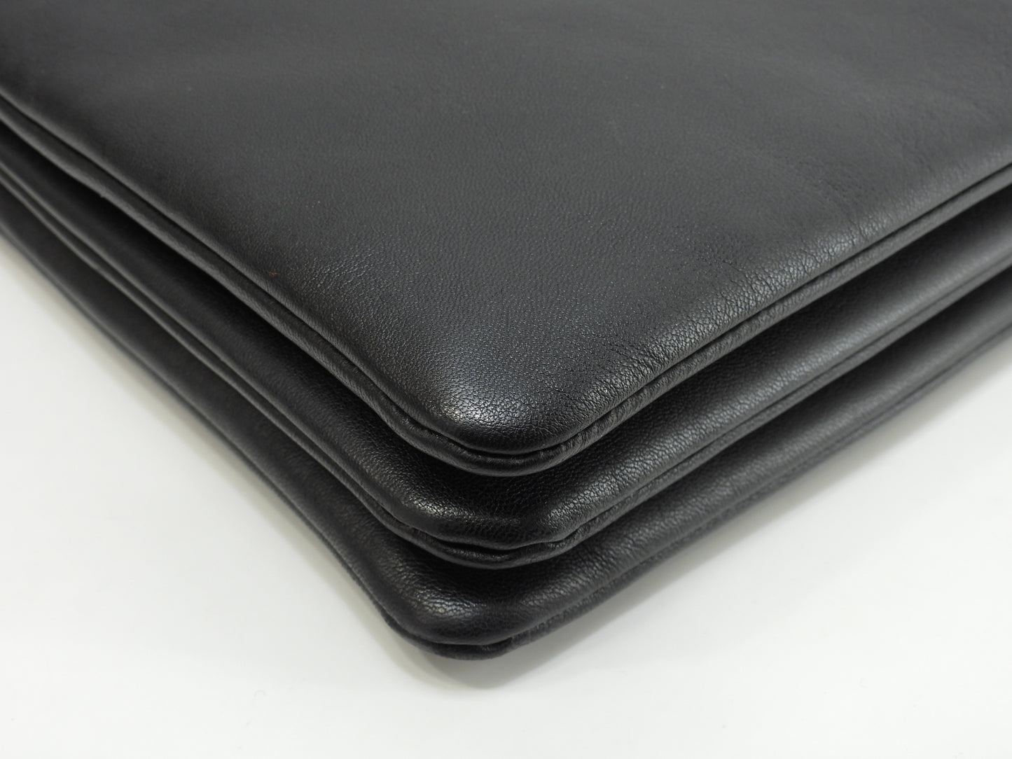 セリーヌ トリオラージ スムースレザー黒 クロスボディバッグ 斜掛ショルダー ポシェット@F-MM-0164