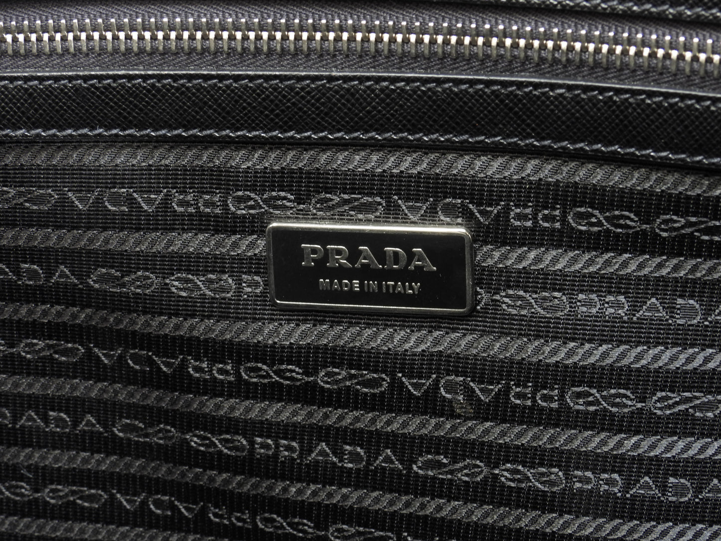 プラダ ブリーフケース サフィアーノ 黒 まち広書類カバン ドキュメントケース VS0088 美品@27113