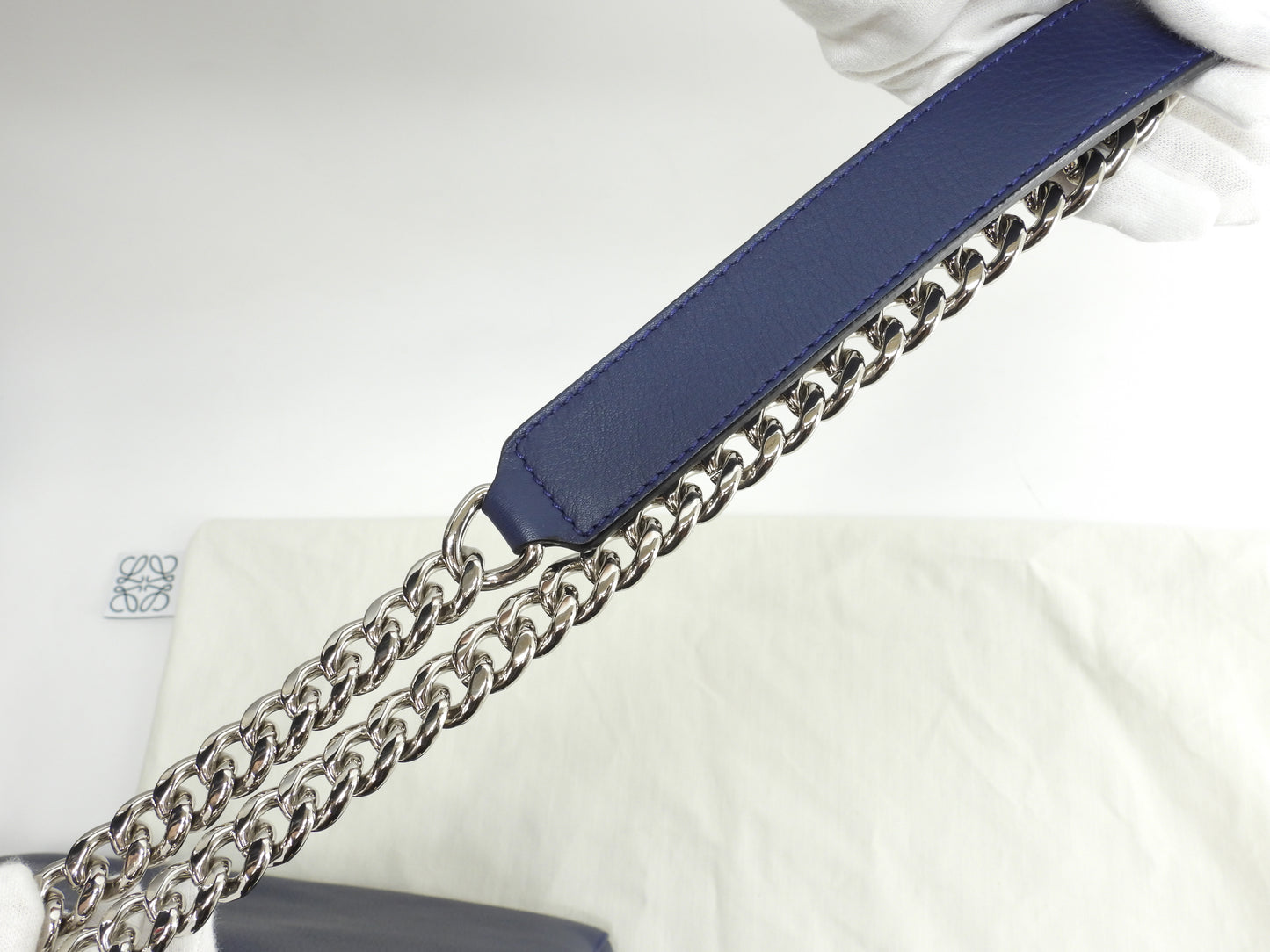 ロエベ 2wayショルダーバッグ Vバケット レザー濃青 ポシェット クロスボディバッグ 極美品@061510