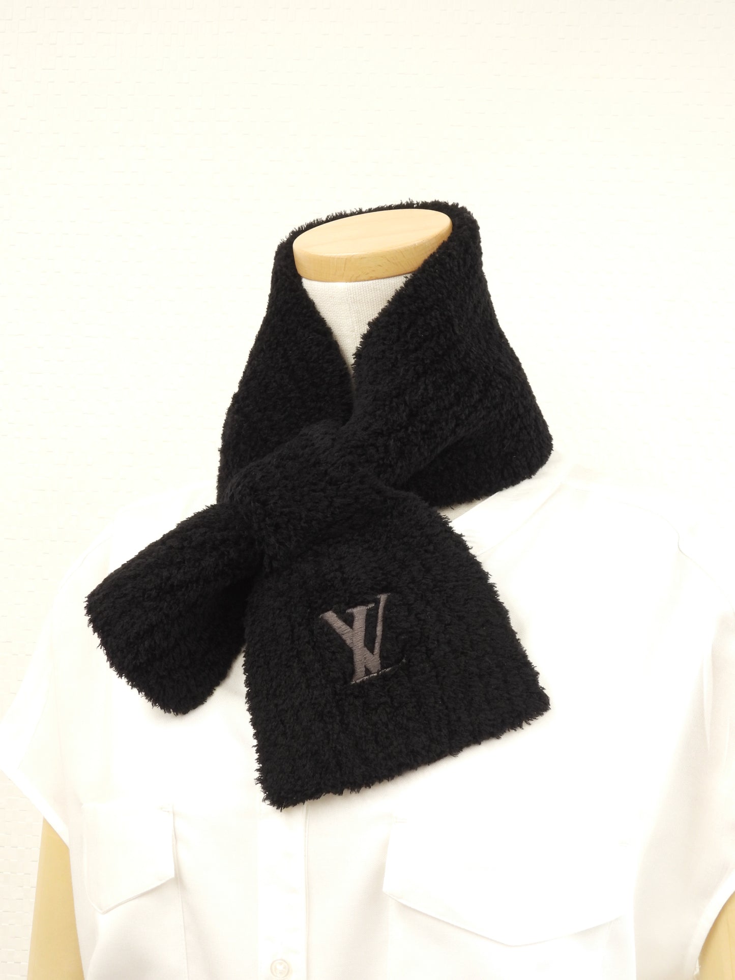 ルイヴィトン マフラー オンリ LVミニコンフィ ウール黒 ネックウォーマー 美品@MY4264