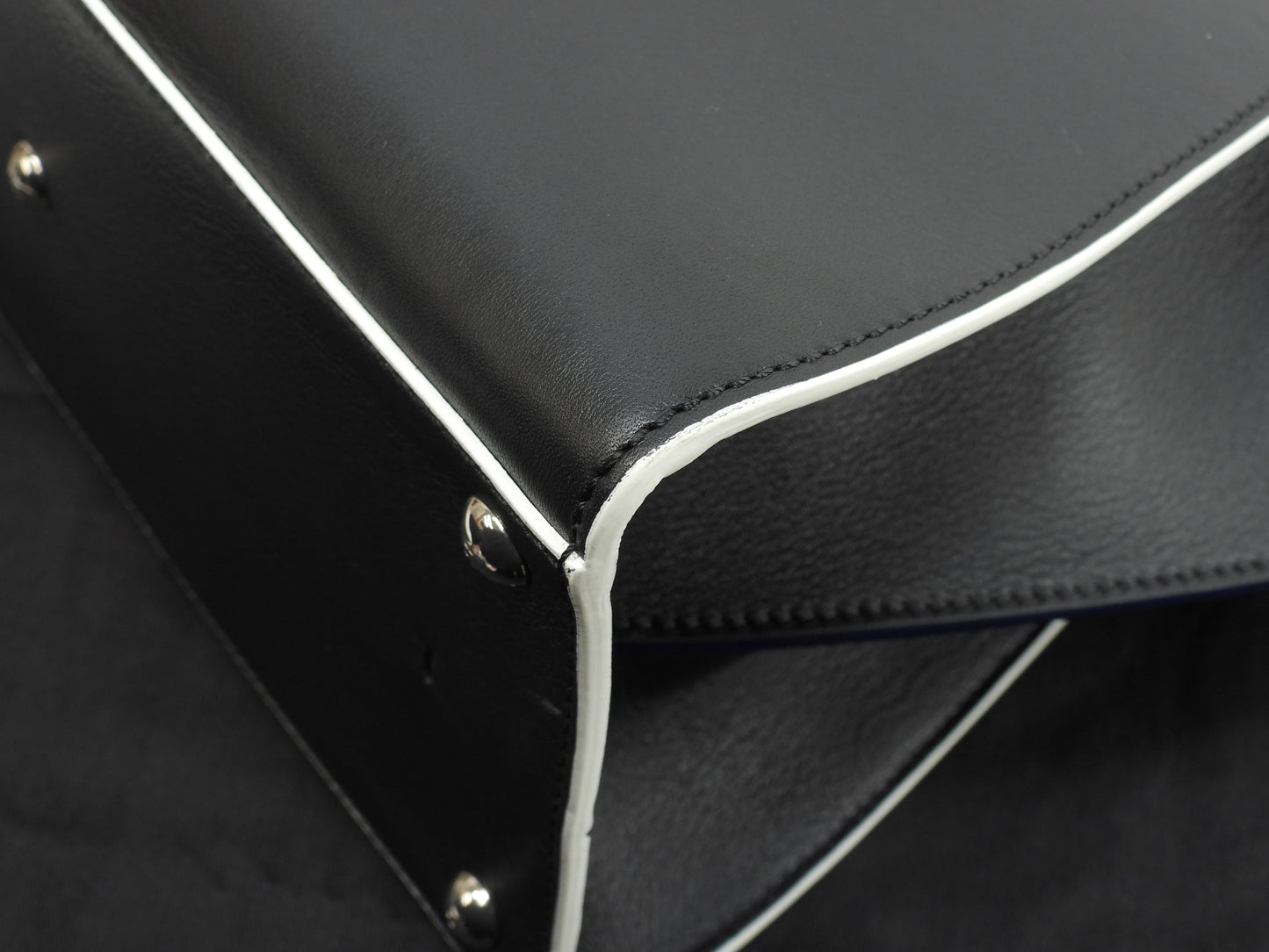 フェンディ トロワジュール レザー黒 s付ハンドバッグ トートバッグ 美品@ 57