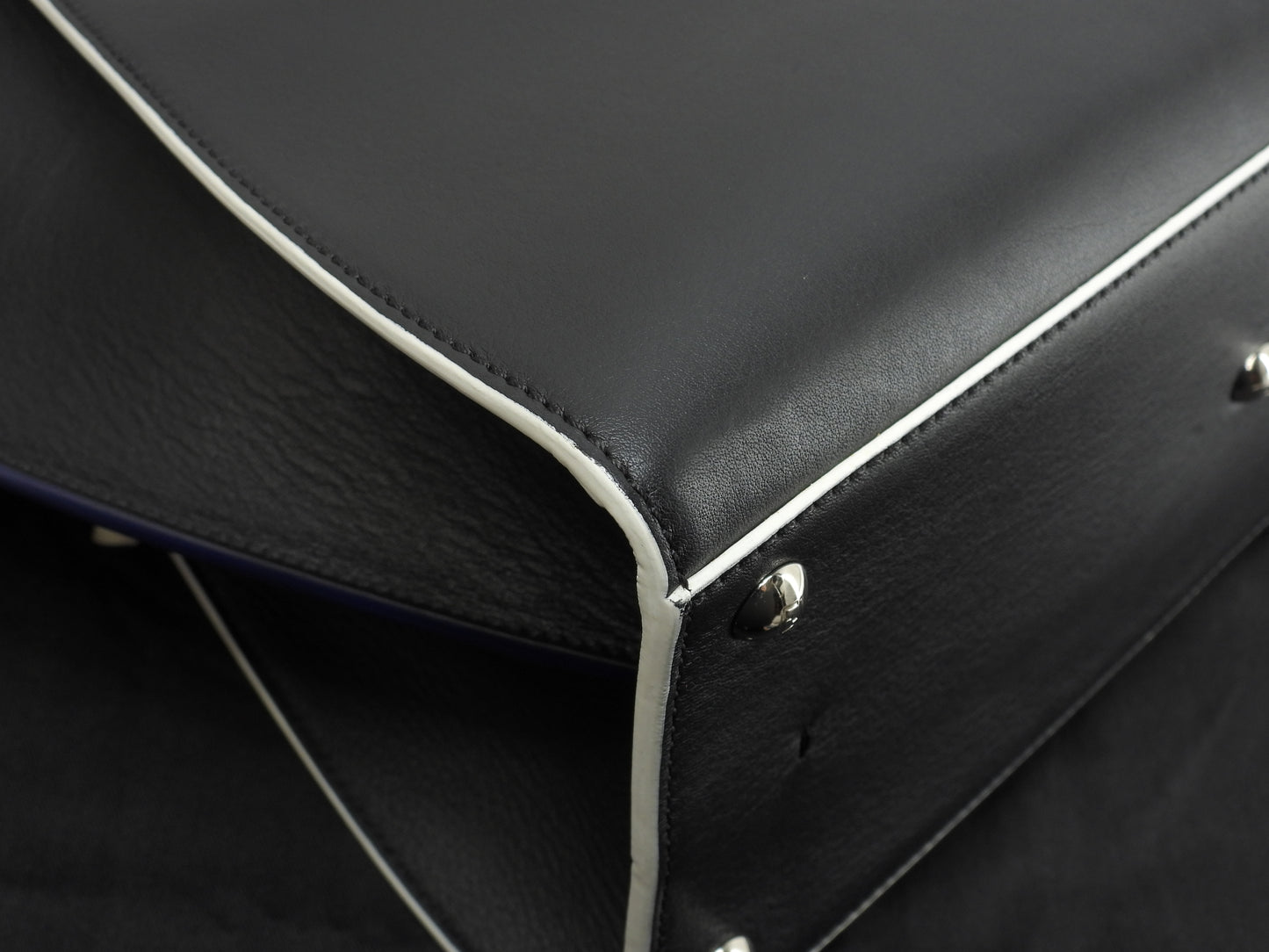 フェンディ トロワジュール レザー黒 s付ハンドバッグ トートバッグ 美品@ 57