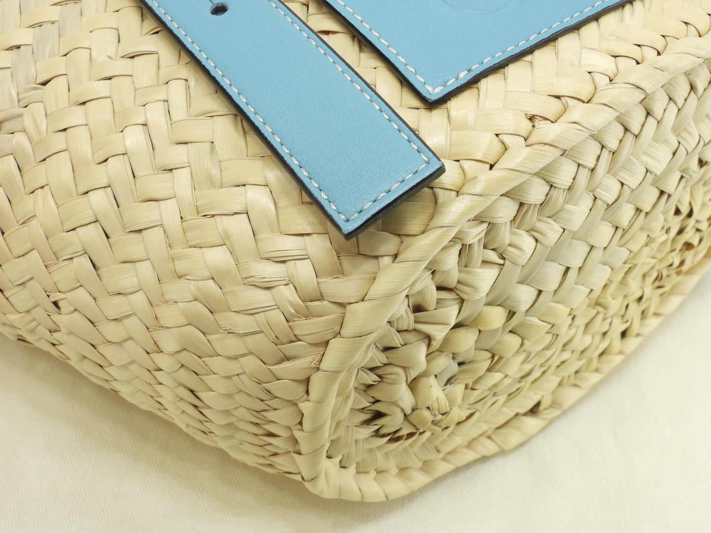 ロエベ バスケットスモール カゴバッグ ナチュラル水色革 ハンドバッグ 未使用@412247 2