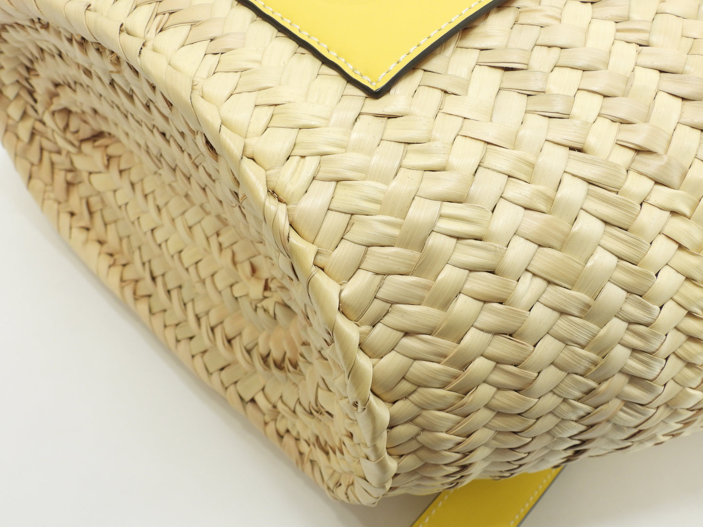 ロエベ バスケット カゴバッグ中 ナチュラル黄革 ハンドバッグ中 トートバッグ 未使用@412048