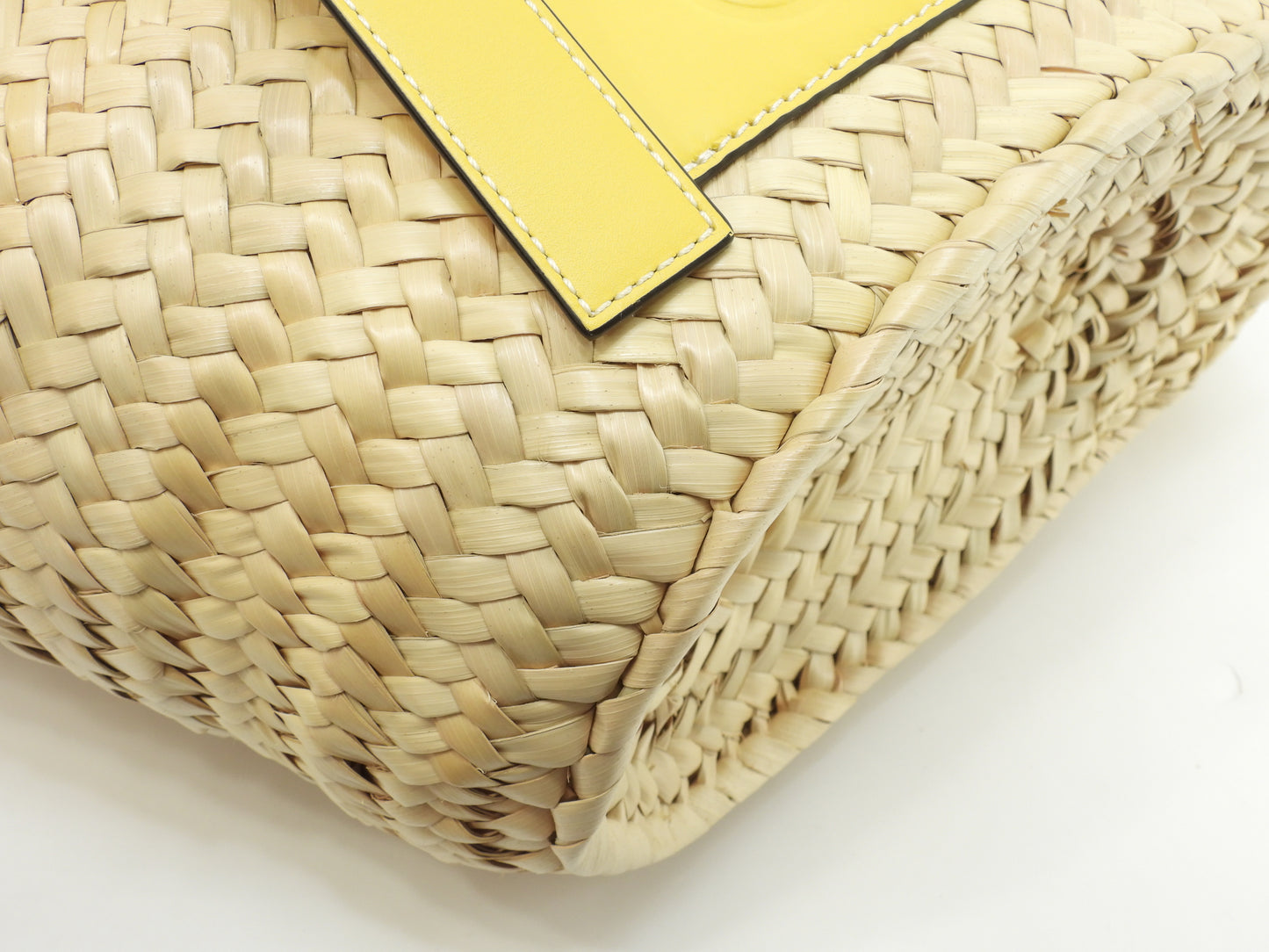 ロエベ バスケット カゴバッグ中 ナチュラル黄革 ハンドバッグ中 トートバッグ 未使用@412048