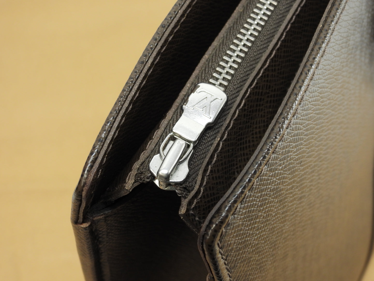 ルイヴィトン ロザン M30058 タイガ/グリズリ 書類かばん ブリーフケース 美品@VI0045