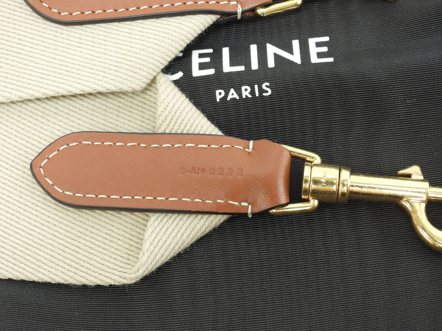 セリーヌ ロングショルダーストラップ ウール革 ベージュ茶 ロゴモチーフ 斜め掛用 極美品@S-AN-5222