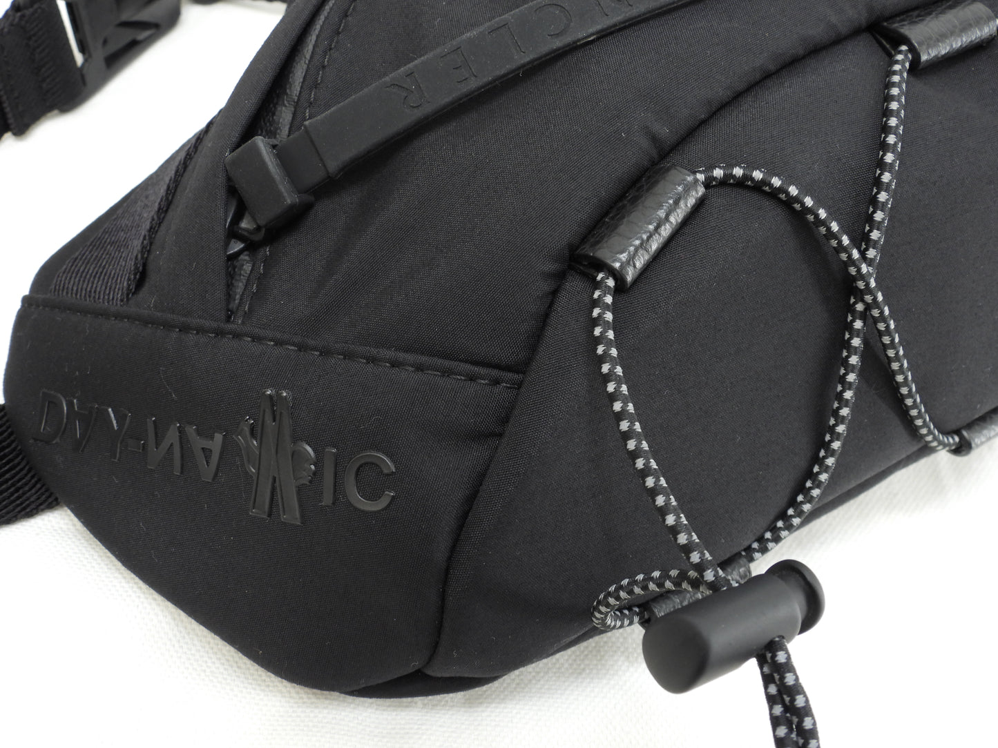 モンクレール ボディバッグ ナイロン 黒 ウエストバッグ ベルトバッグ 美品@ 352