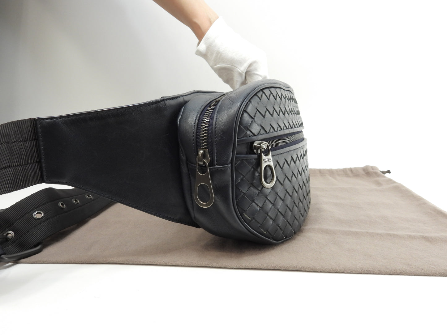 ボッテガヴェネタ ボディバッグ イントレチャート レザー紺 ウエストバッグ@B07801335Y