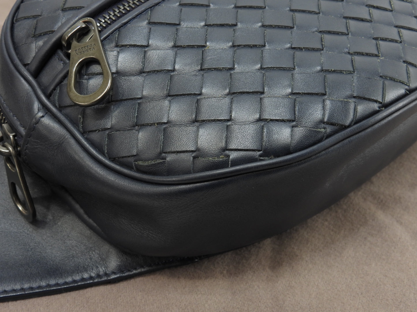 ボッテガヴェネタ ボディバッグ イントレチャート レザー紺 ウエストバッグ@B07801335Y