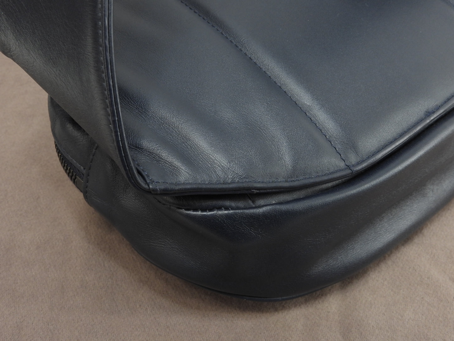 ボッテガヴェネタ ボディバッグ イントレチャート レザー紺 ウエストバッグ@B07801335Y