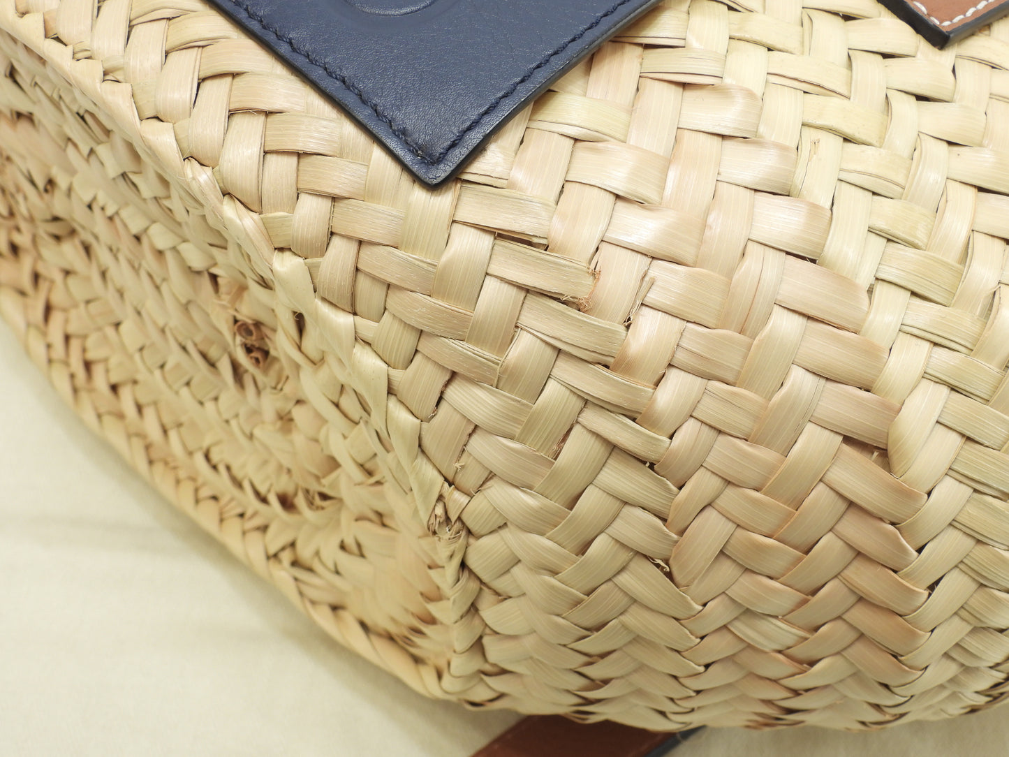 ロエベ バスケットスモール カゴバッグ ナチュラル茶紺 ハンドバッグ 未使用@262118