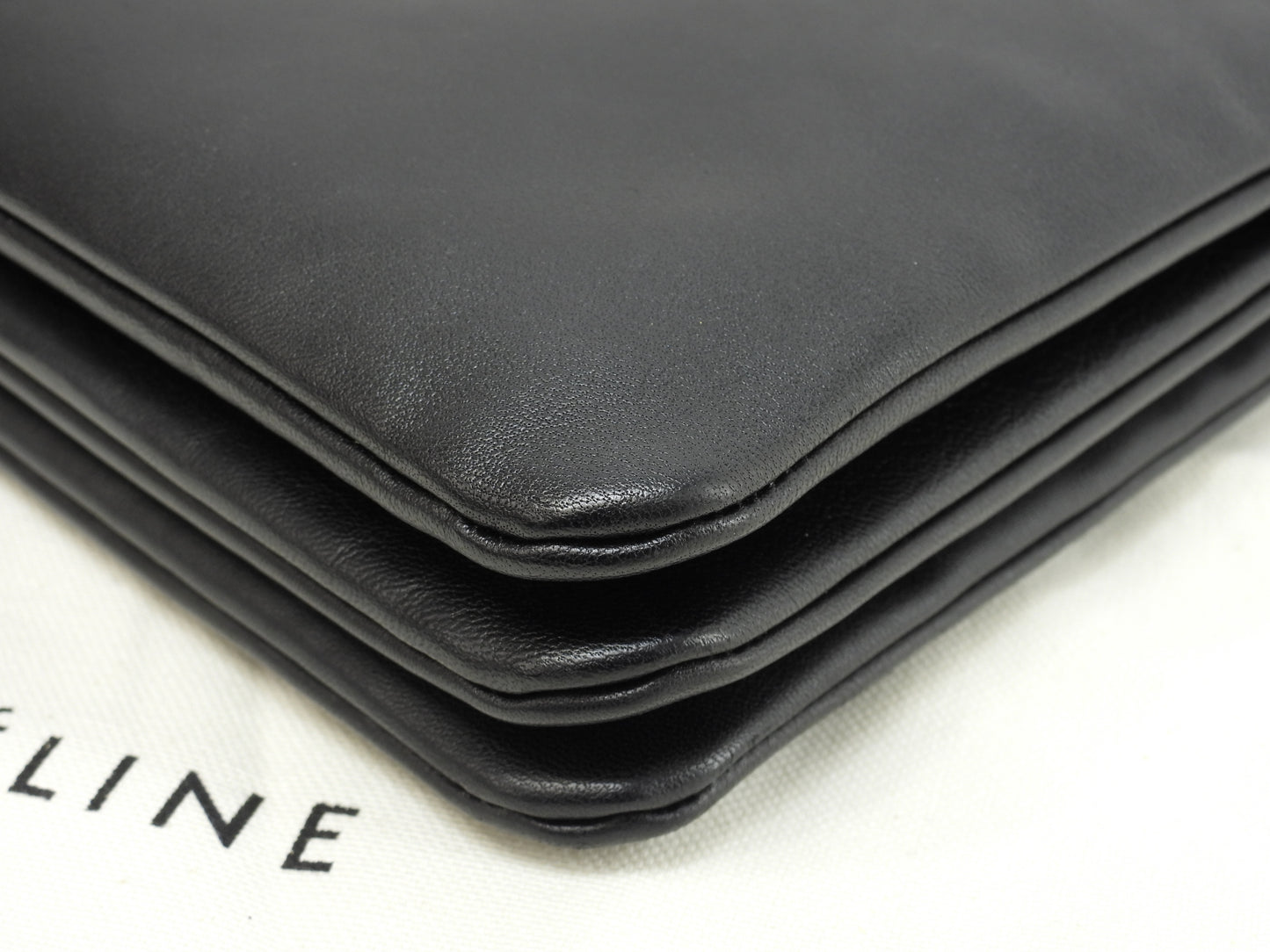 セリーヌ トリオラージ スムースレザー黒 クロスボディバッグ 斜掛ショルダー ポシェット@S-GA-5118