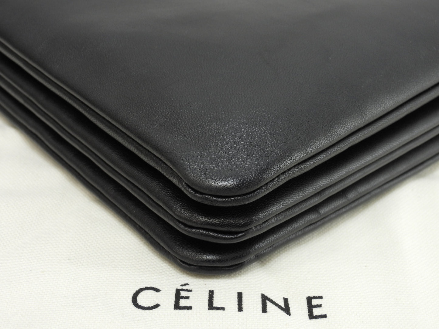 セリーヌ トリオラージ スムースレザー黒 クロスボディバッグ 斜掛ショルダー ポシェット@S-GA-5118