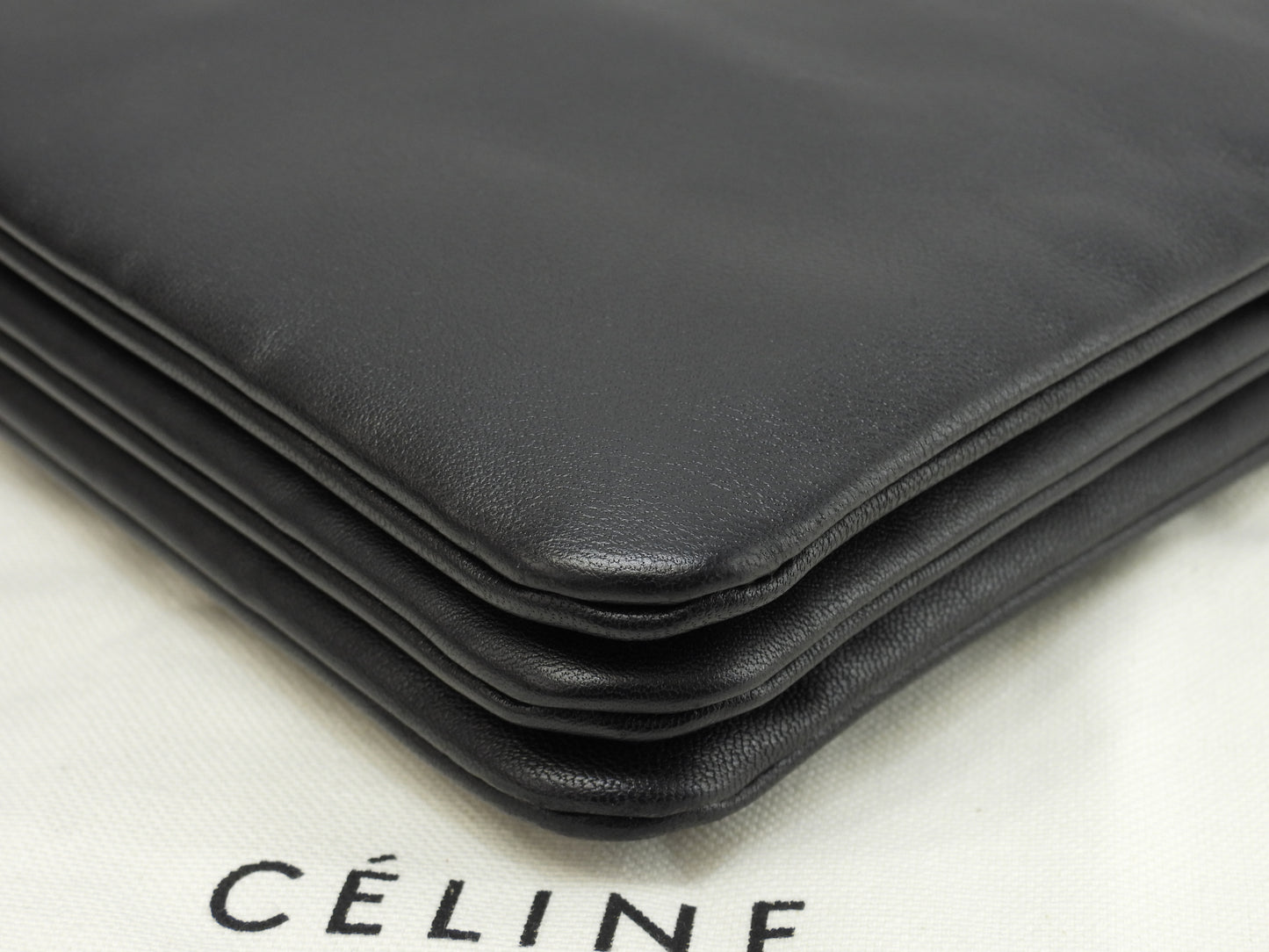 セリーヌ トリオラージ スムースレザー黒 クロスボディバッグ 斜掛ショルダー ポシェット@S-GA-5118