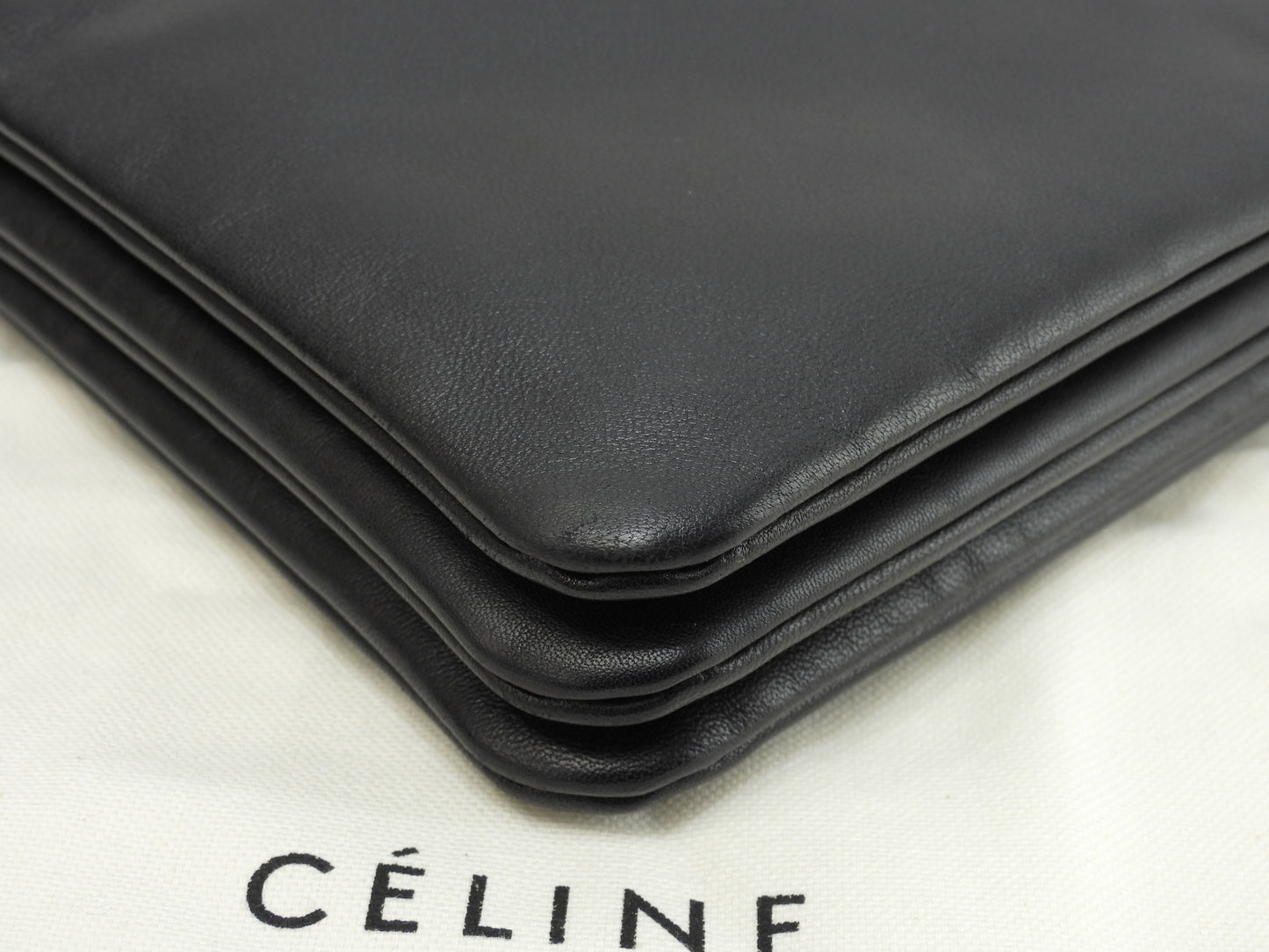 セリーヌ トリオラージ スムースレザー黒 クロスボディバッグ 斜掛ショルダー ポシェット@S-GA-5118