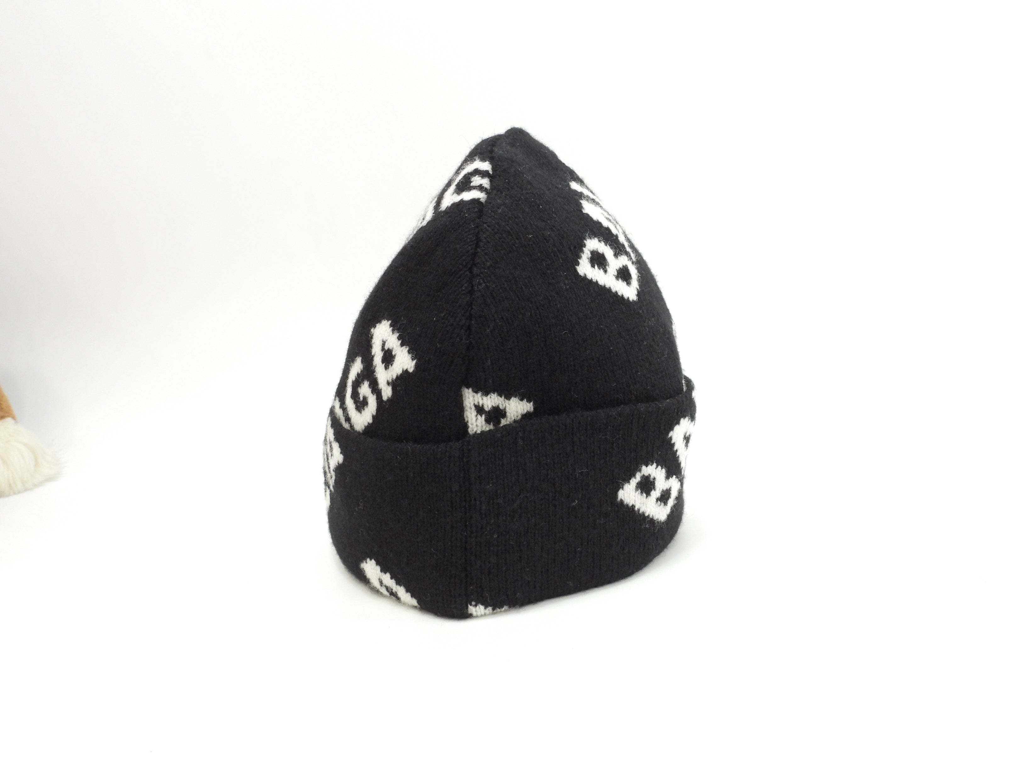 BALENCIAGA ニット帽 S ブラック×ホワイト ロゴ総柄 ビーニー バレンシアガ ニット 帽 BALENCIAGA ニット帽 S ブラック ホワイト