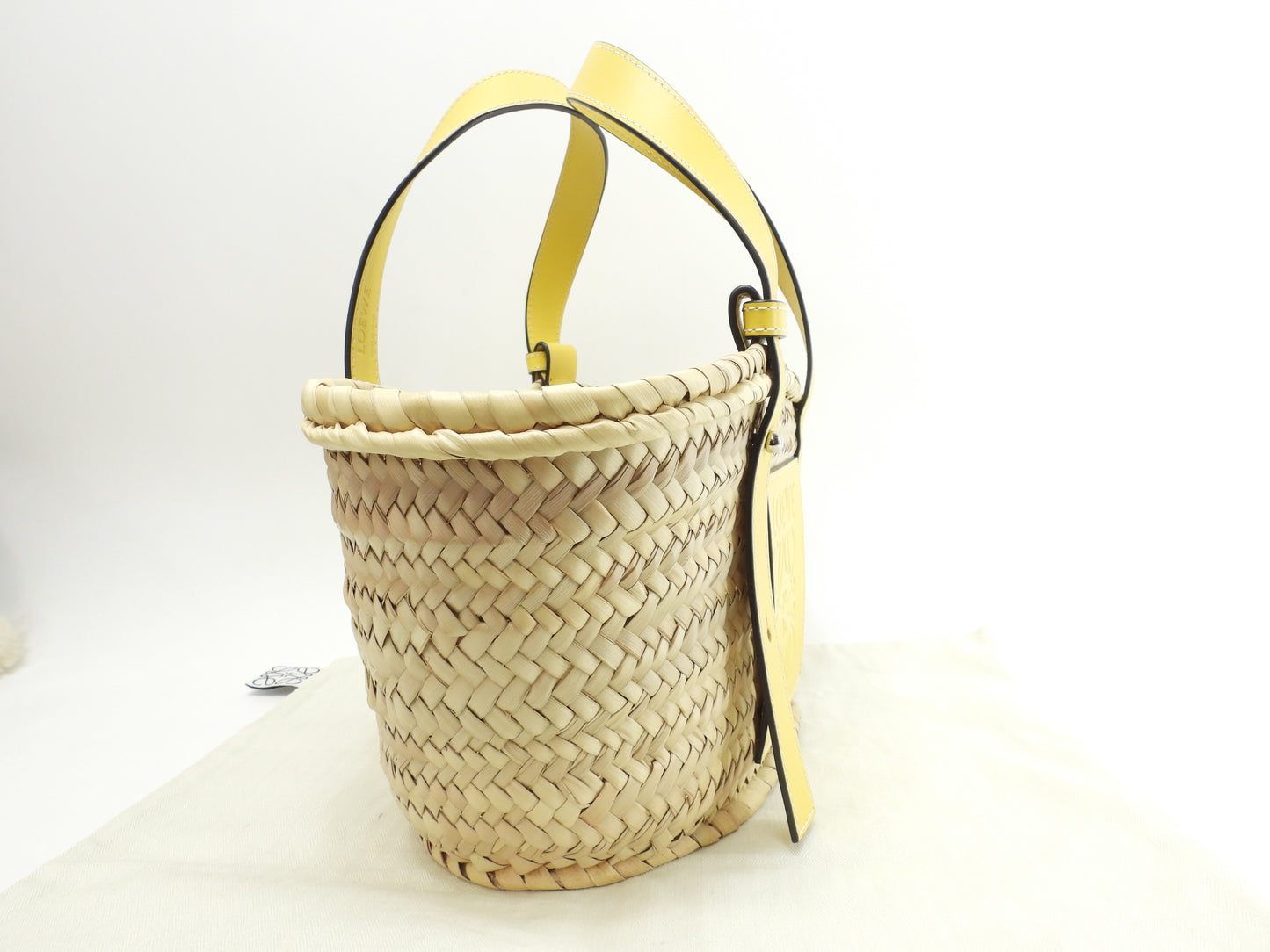 ロエベ バスケットスモール カゴバッグ ナチュラル黄革 ハンドバッグ 未使用@262047