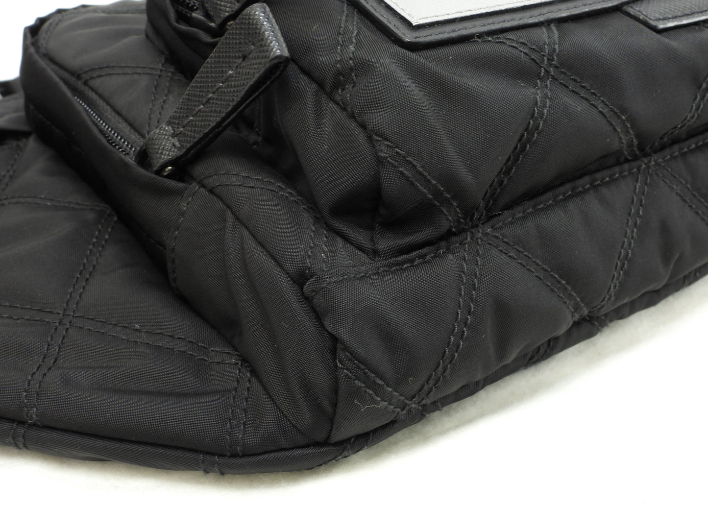 プラダ ボディバッグ大 ナイロンキルテッド 黒 バムバッグ 極美品@173