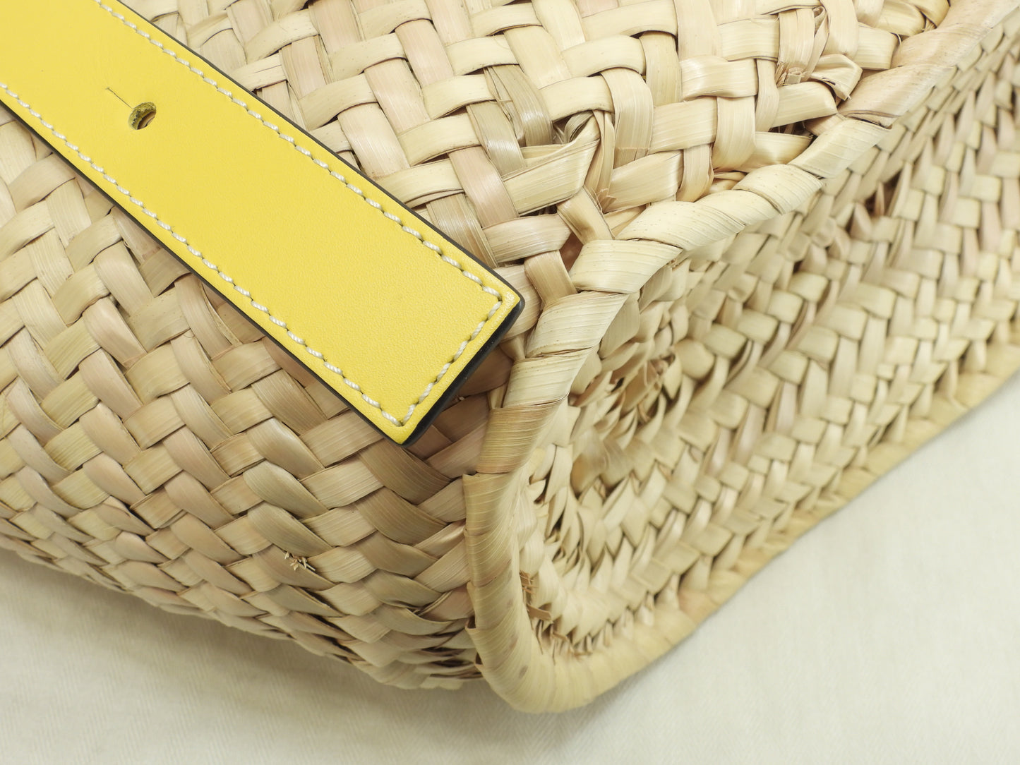 ロエベ バスケットスモール カゴバッグ ナチュラル黄革 ハンドバッグ 未使用@262047