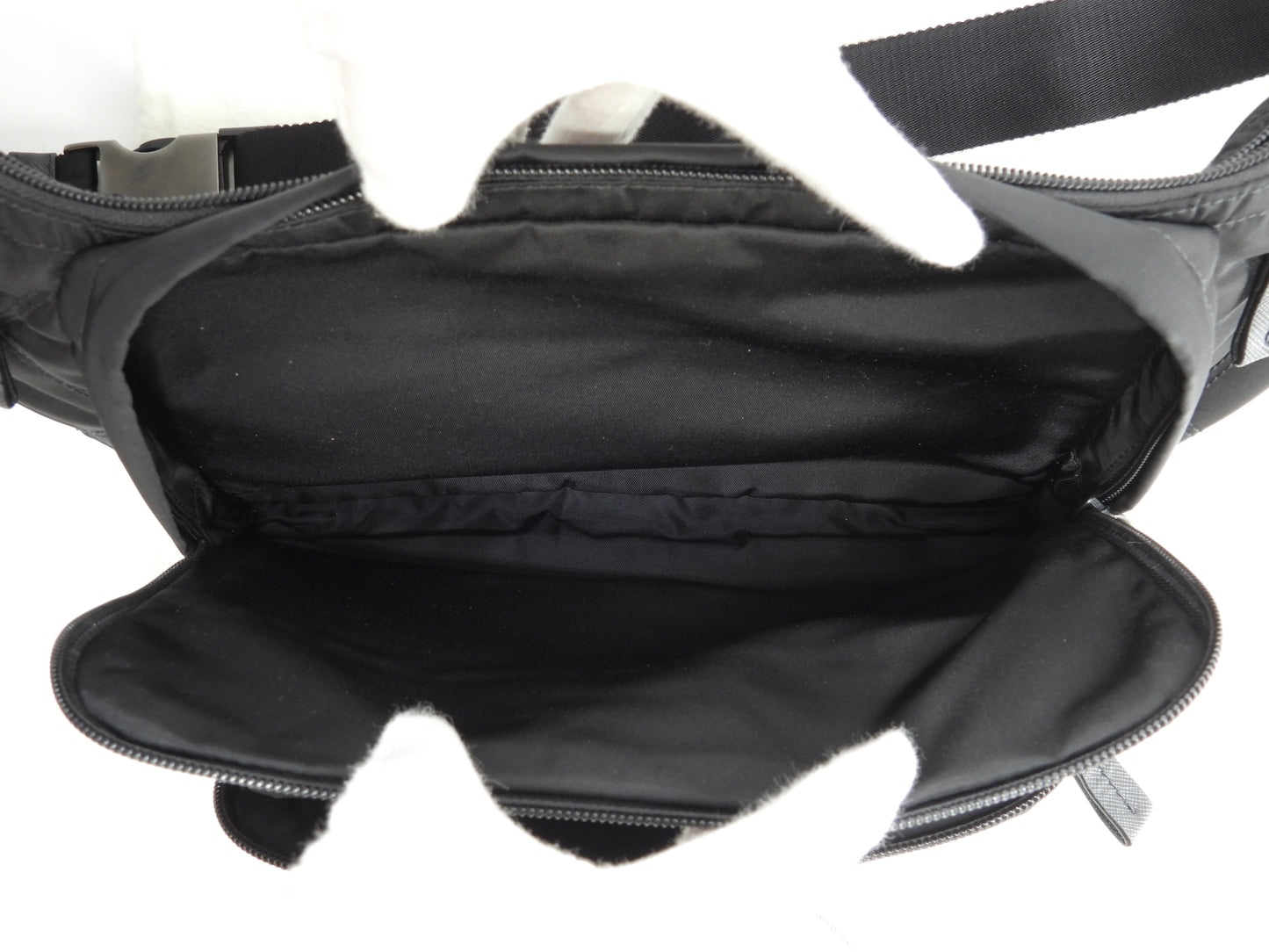 プラダ ボディバッグ大 ナイロンキルテッド 黒 バムバッグ 極美品@173
