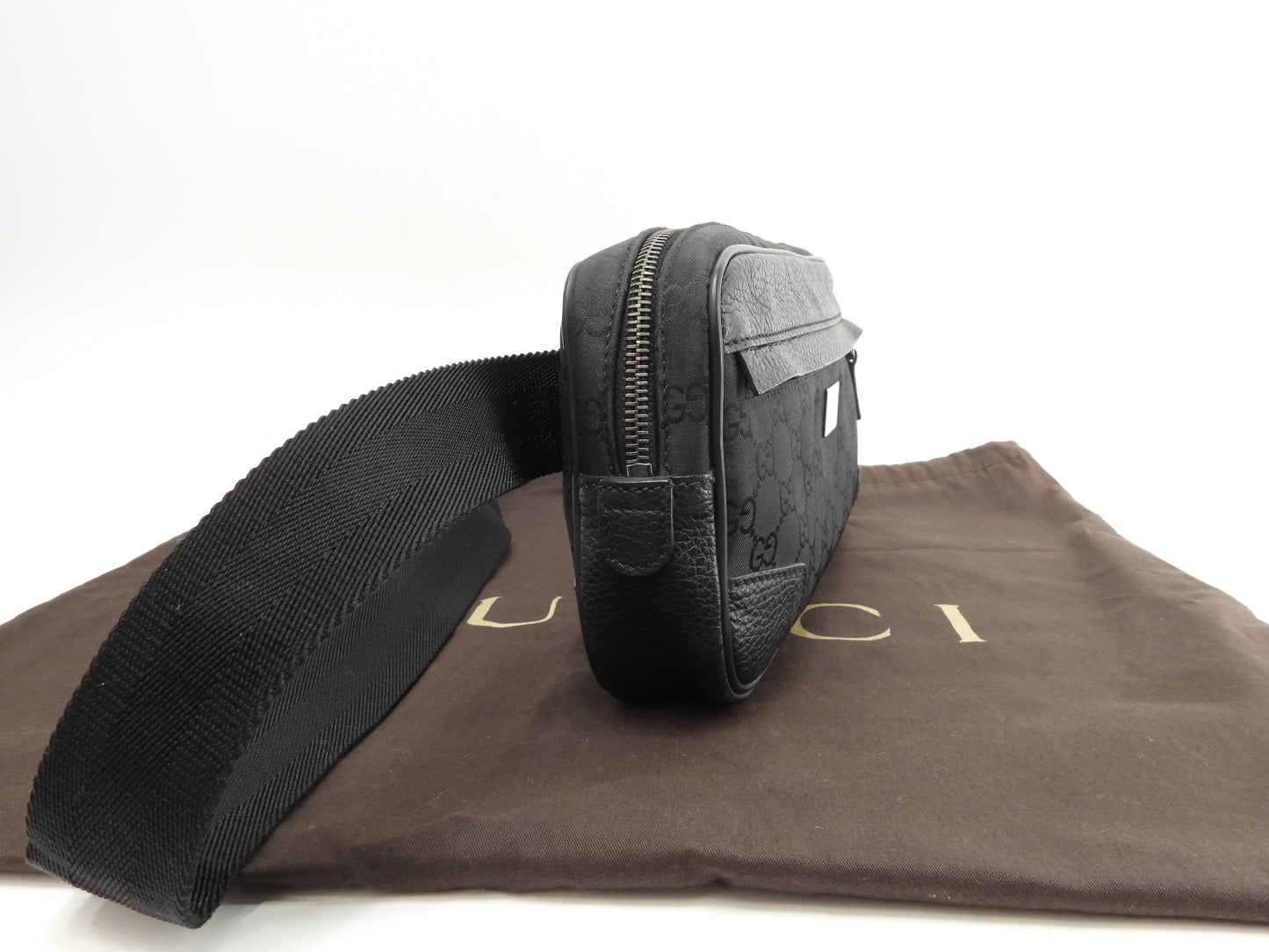 グッチ ベルトバッグ GG ナイロン革黒 ボディバッグ ウエストバッグ バムバッグ@ 32