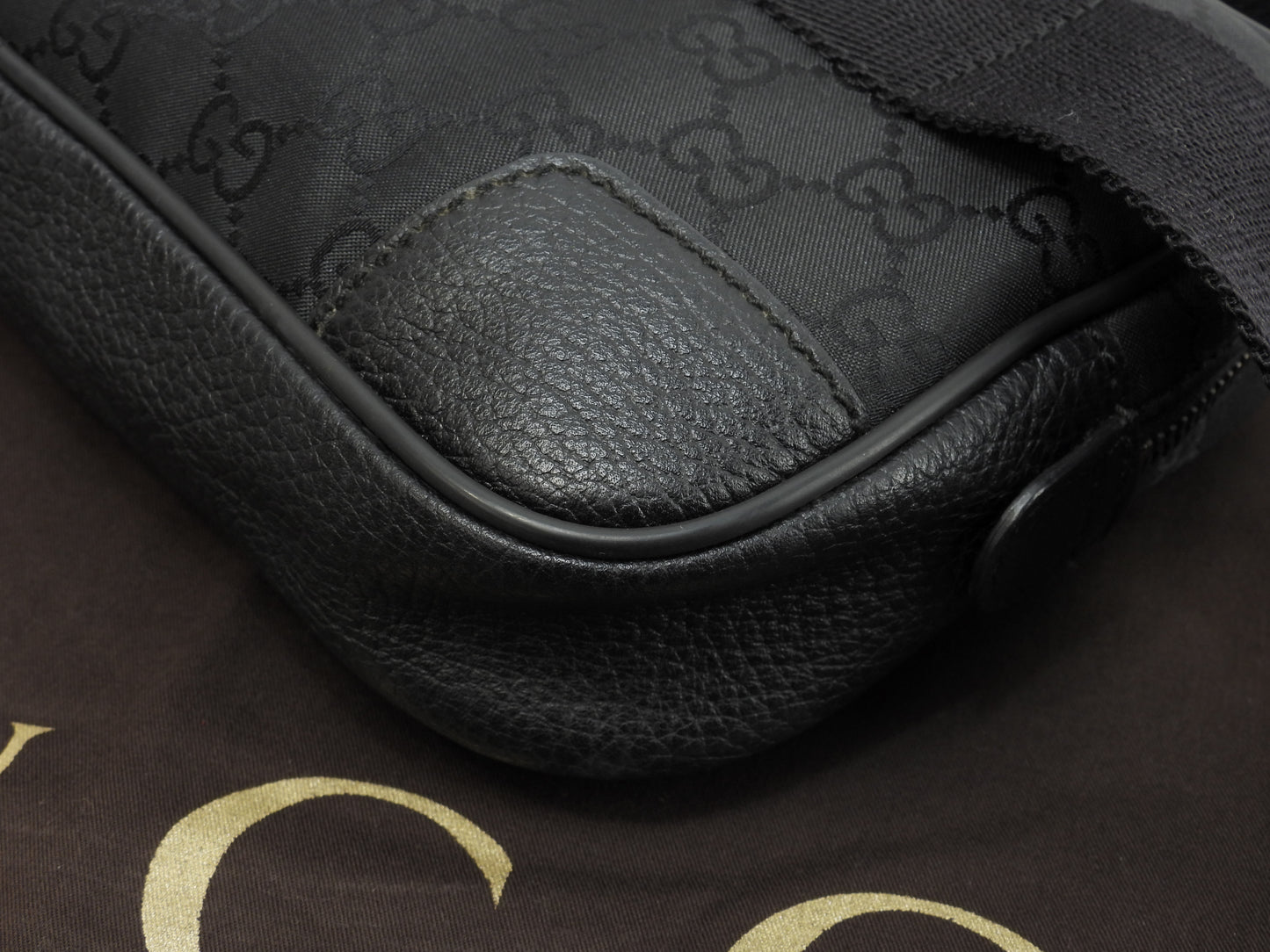 グッチ ベルトバッグ GG ナイロン革黒 ボディバッグ ウエストバッグ バムバッグ@ 32