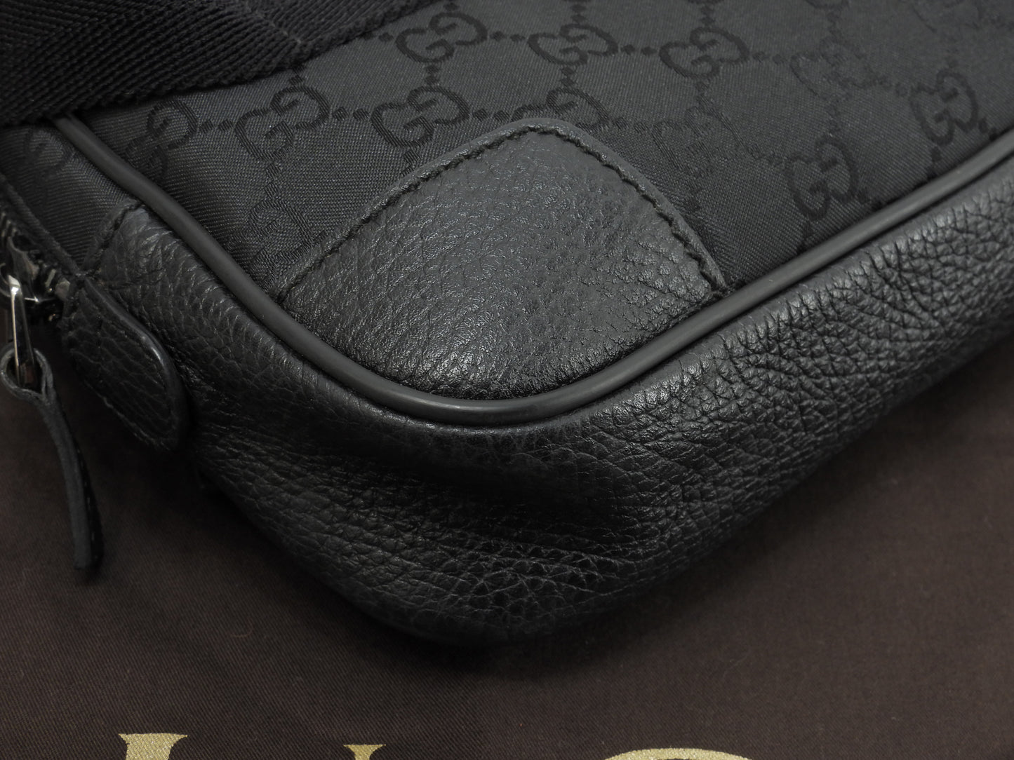 グッチ ベルトバッグ GG ナイロン革黒 ボディバッグ ウエストバッグ バムバッグ@ 32