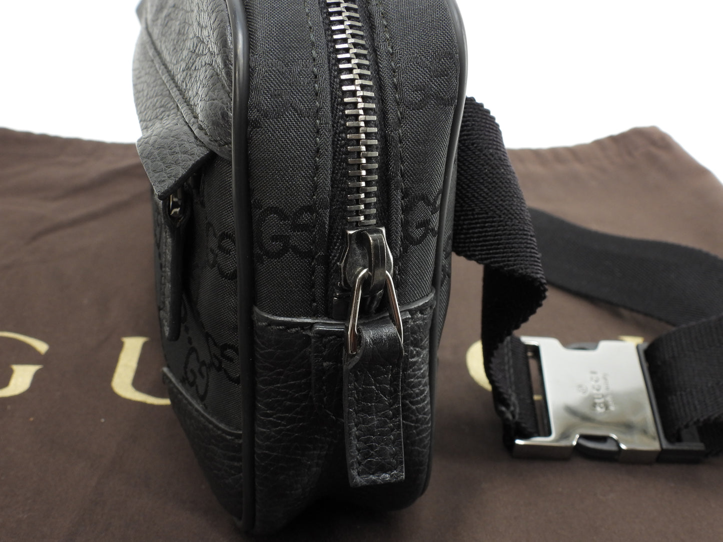 グッチ ベルトバッグ GG ナイロン革黒 ボディバッグ ウエストバッグ バムバッグ@ 32