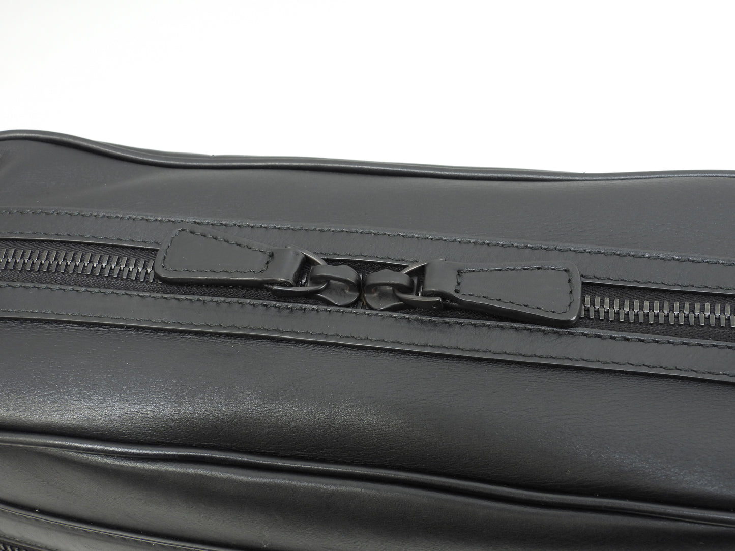 ボッテガヴェネタ ボディバッグ中 レッジェーロ レザー黒 ウエストバッグ@B07807443B