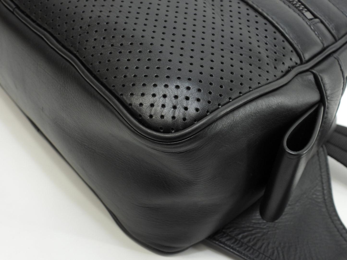 ボッテガヴェネタ ボディバッグ中 レッジェーロ レザー黒 ウエストバッグ@B07807443B