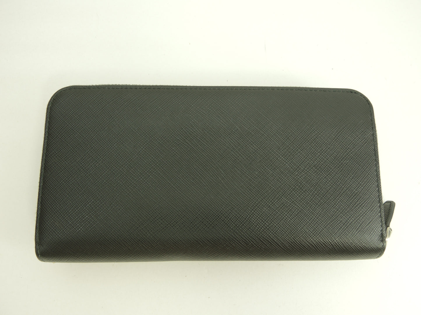 プラダ ロングウォレット ロボット サフィアーノレザー黒 ラウンドジップ長財布@62C