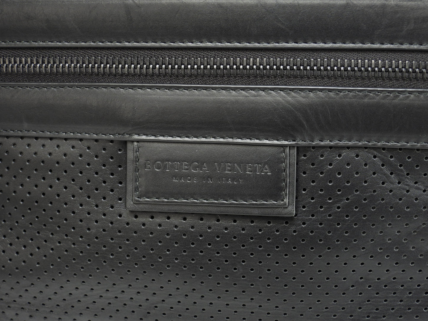 ボッテガヴェネタ ボディバッグ中 レッジェーロ レザー黒 ウエストバッグ@B07807443B