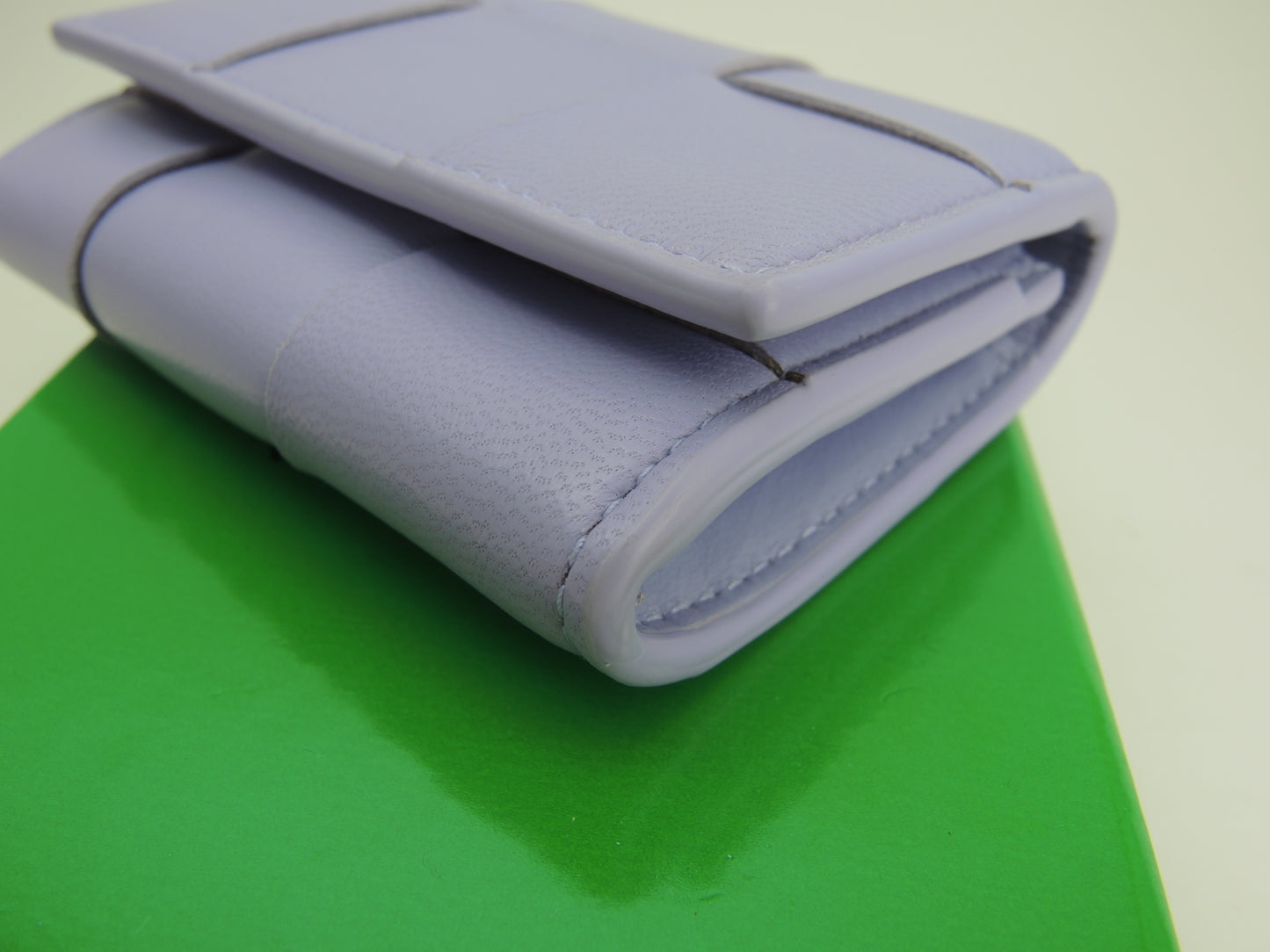 ボッテガヴェネタ 2折財布 アルコ レザー薄紫 コンパクトウォレット 未使用@P02486245H