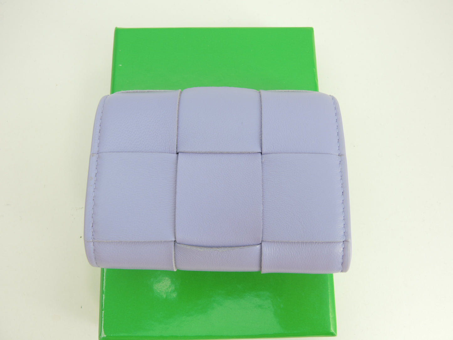 ボッテガヴェネタ 2折財布 アルコ レザー薄紫 コンパクトウォレット 未使用@P02486245H