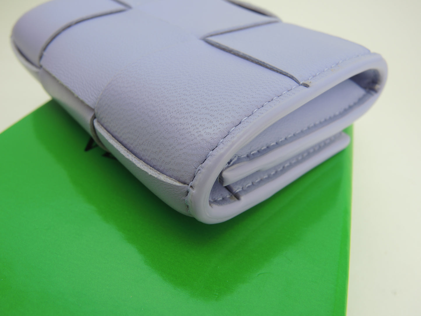 ボッテガヴェネタ 2折財布 アルコ レザー薄紫 コンパクトウォレット 未使用@P02486245H