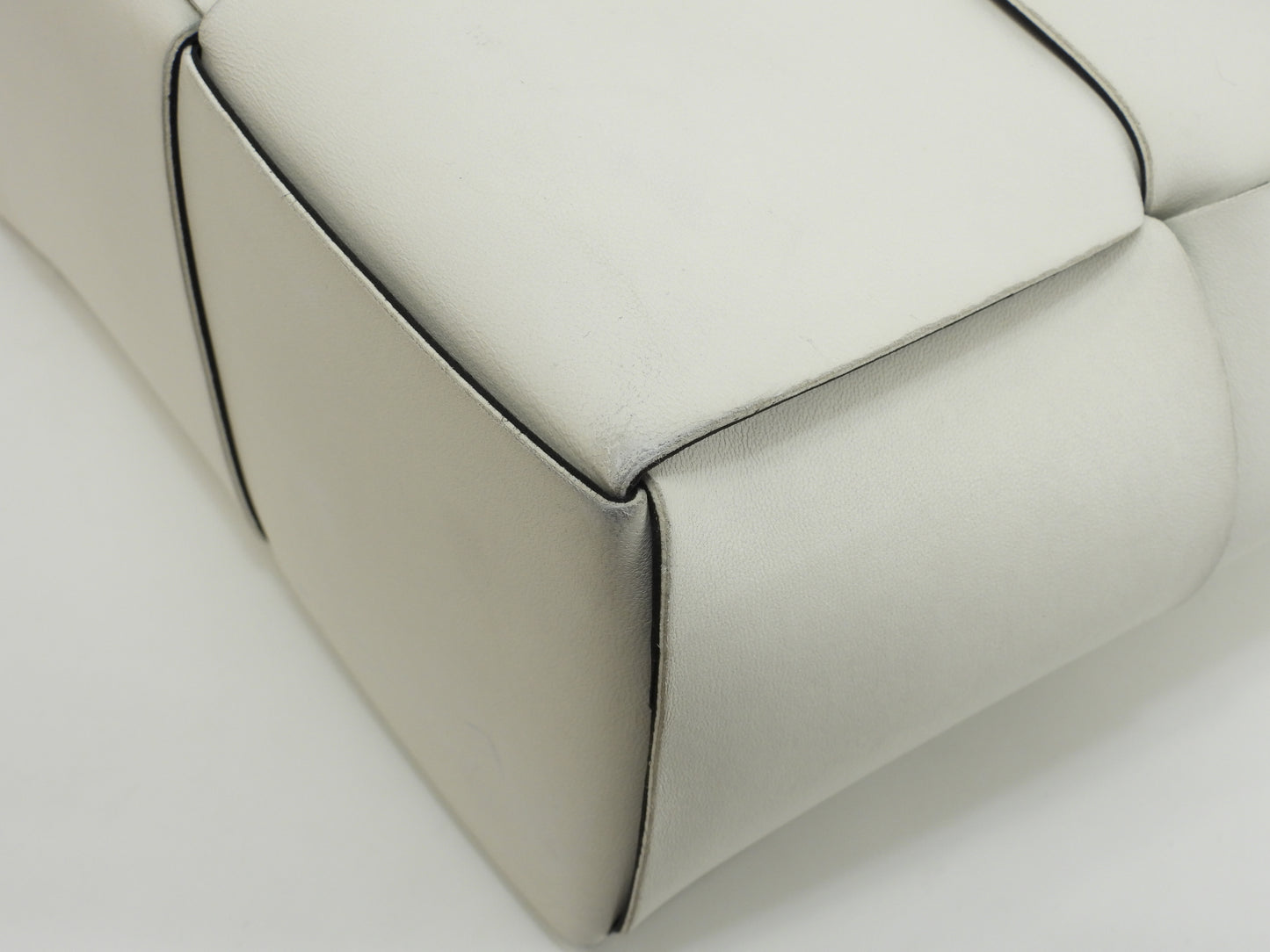 ボッテガヴェネタ トートバッグ スモールアルコ レザー白 ハンドバッグ@B09832137G