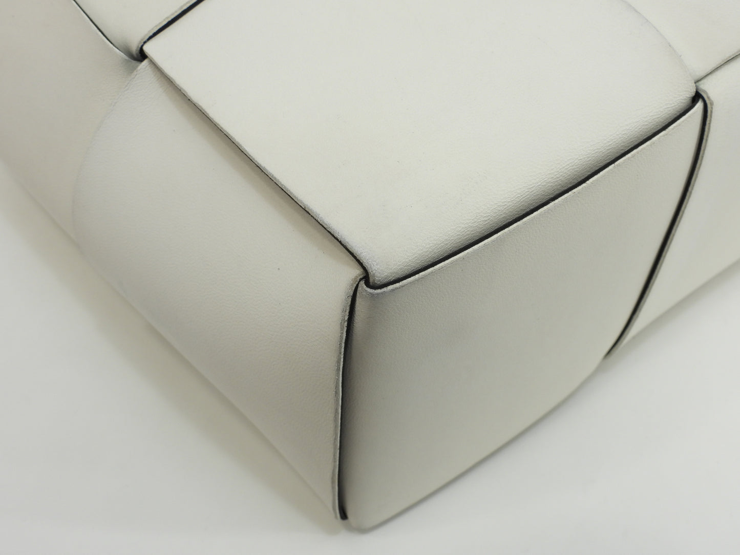 ボッテガヴェネタ トートバッグ スモールアルコ レザー白 ハンドバッグ@B09832137G