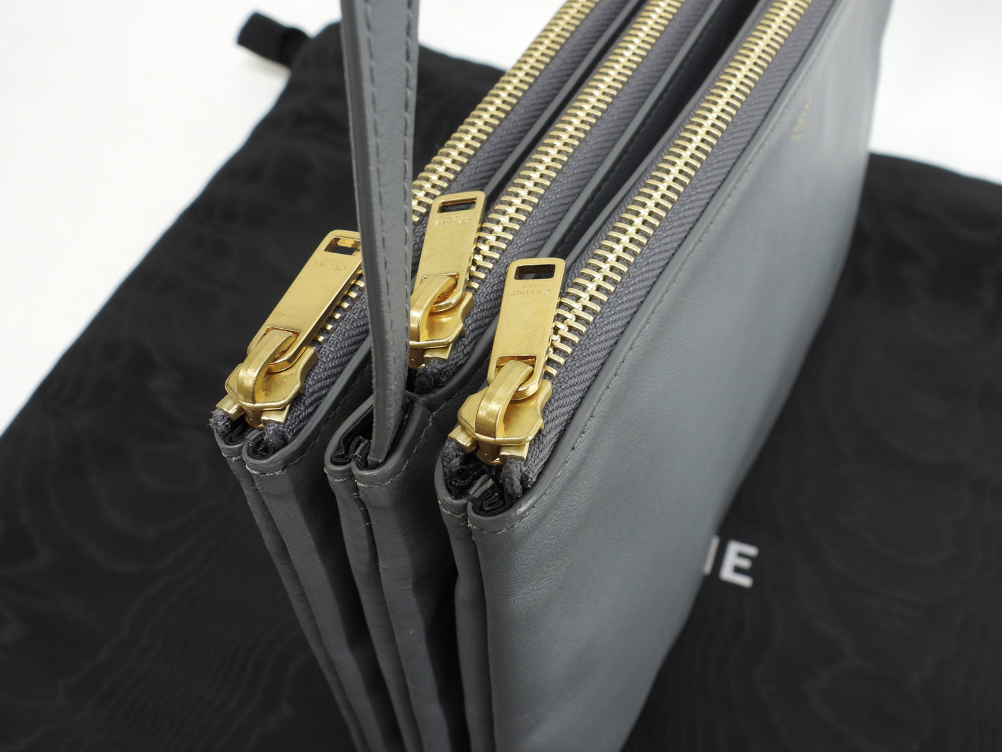 セリーヌ トリオ ラージ スムースレザー灰 クロスボディバッグ ポシェット 極美品@S-CU-2159