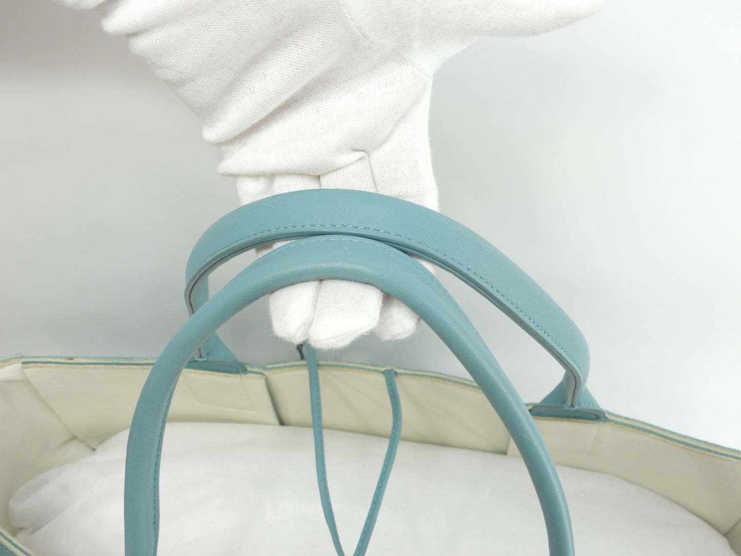 ボッテガヴェネタ トートバッグ ミディアムアルコ レザー水色 ハンドバッグ@B09043075C