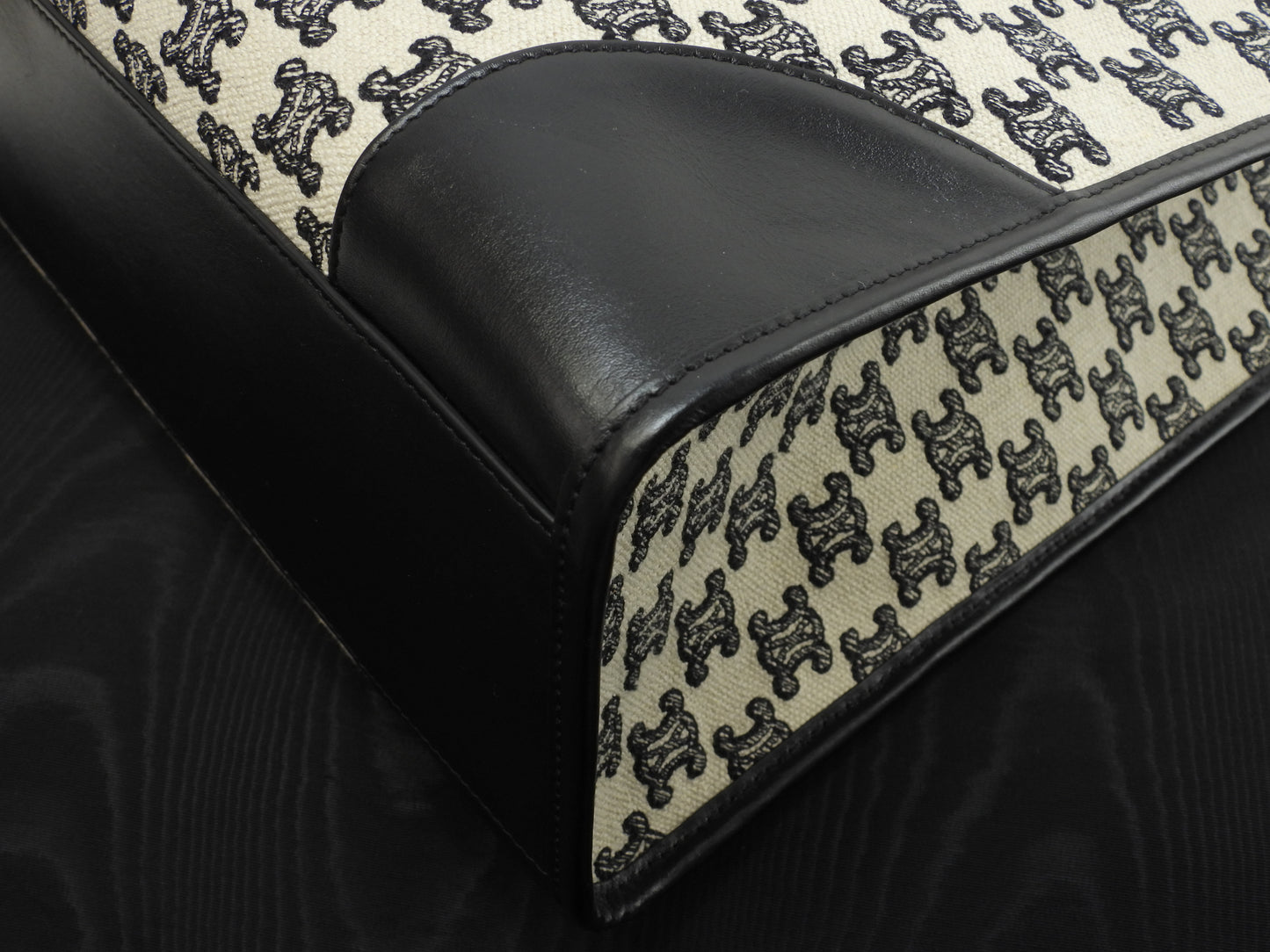 セリーヌ ホリゾンタルカバトートバッグ大 トリオンフ 黒白 極美品@S-GM-4250