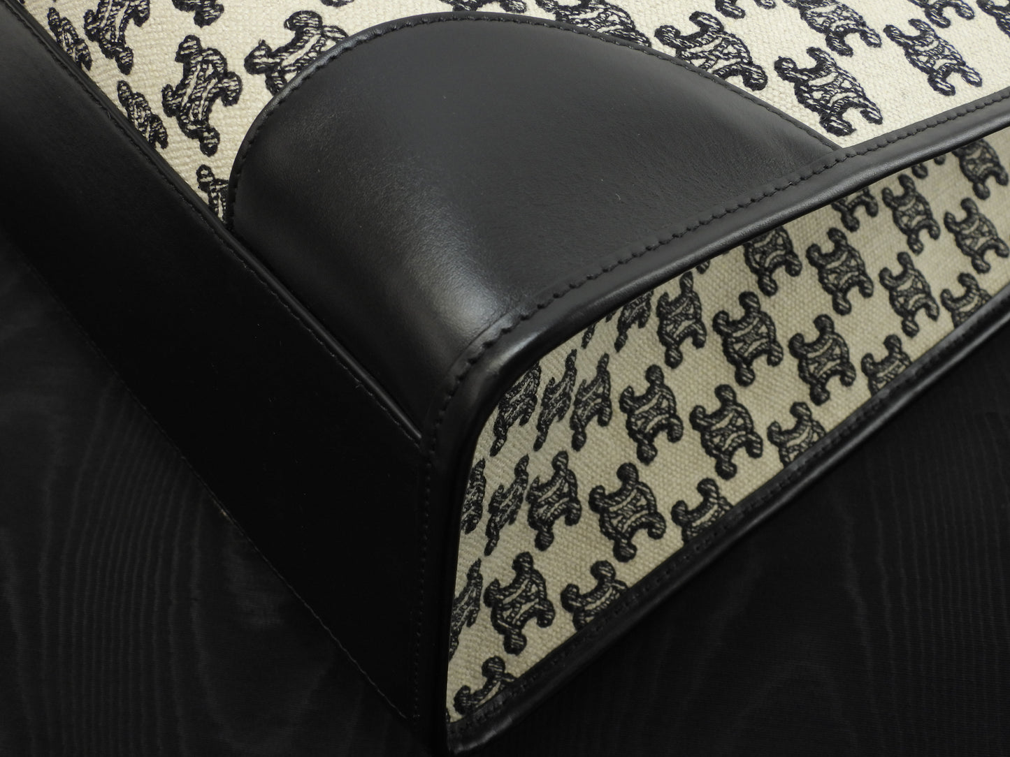 セリーヌ ホリゾンタルカバトートバッグ大 トリオンフ 黒白 極美品@S-GM-4250