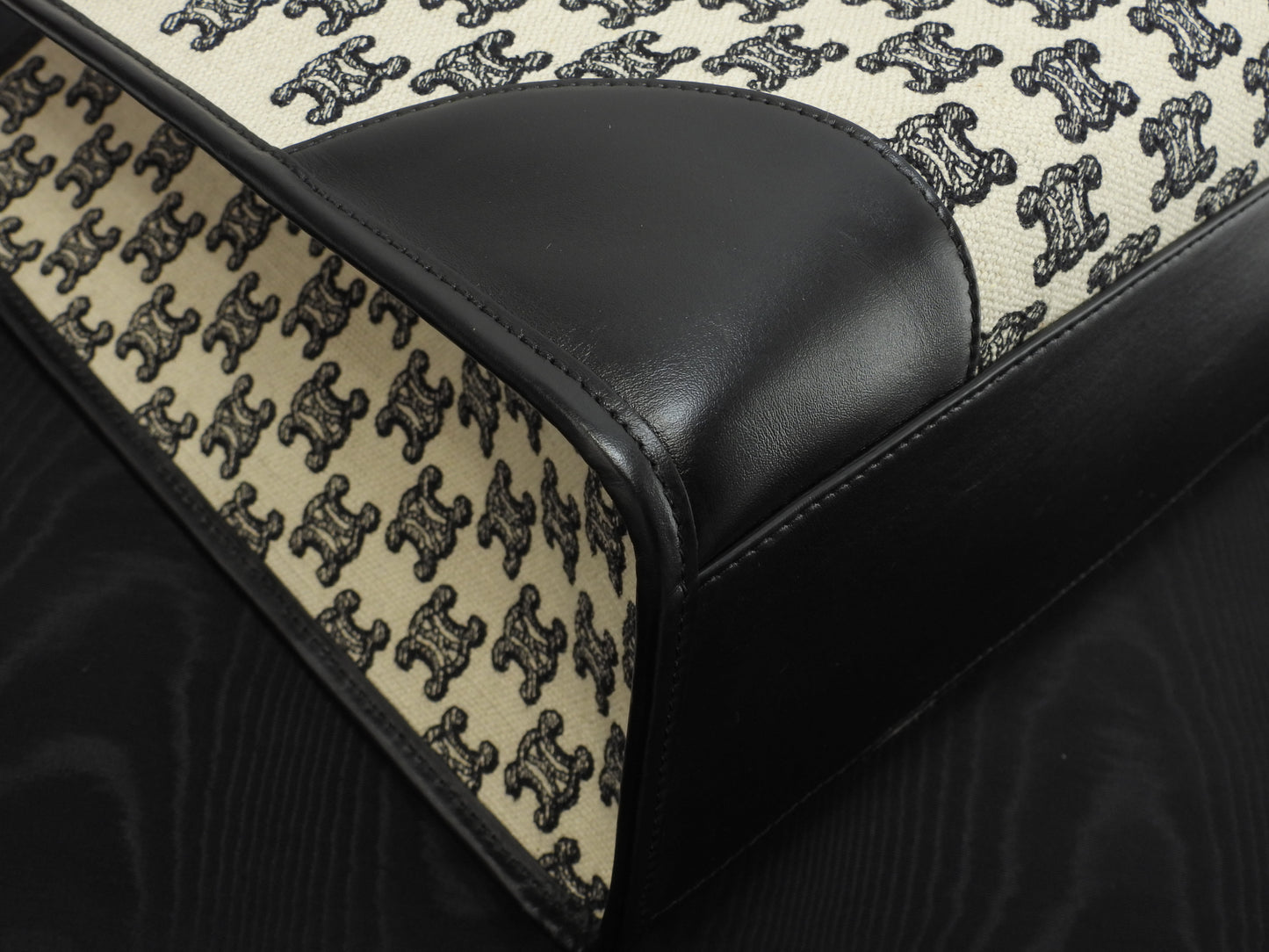 セリーヌ ホリゾンタルカバトートバッグ大 トリオンフ 黒白 極美品@S-GM-4250