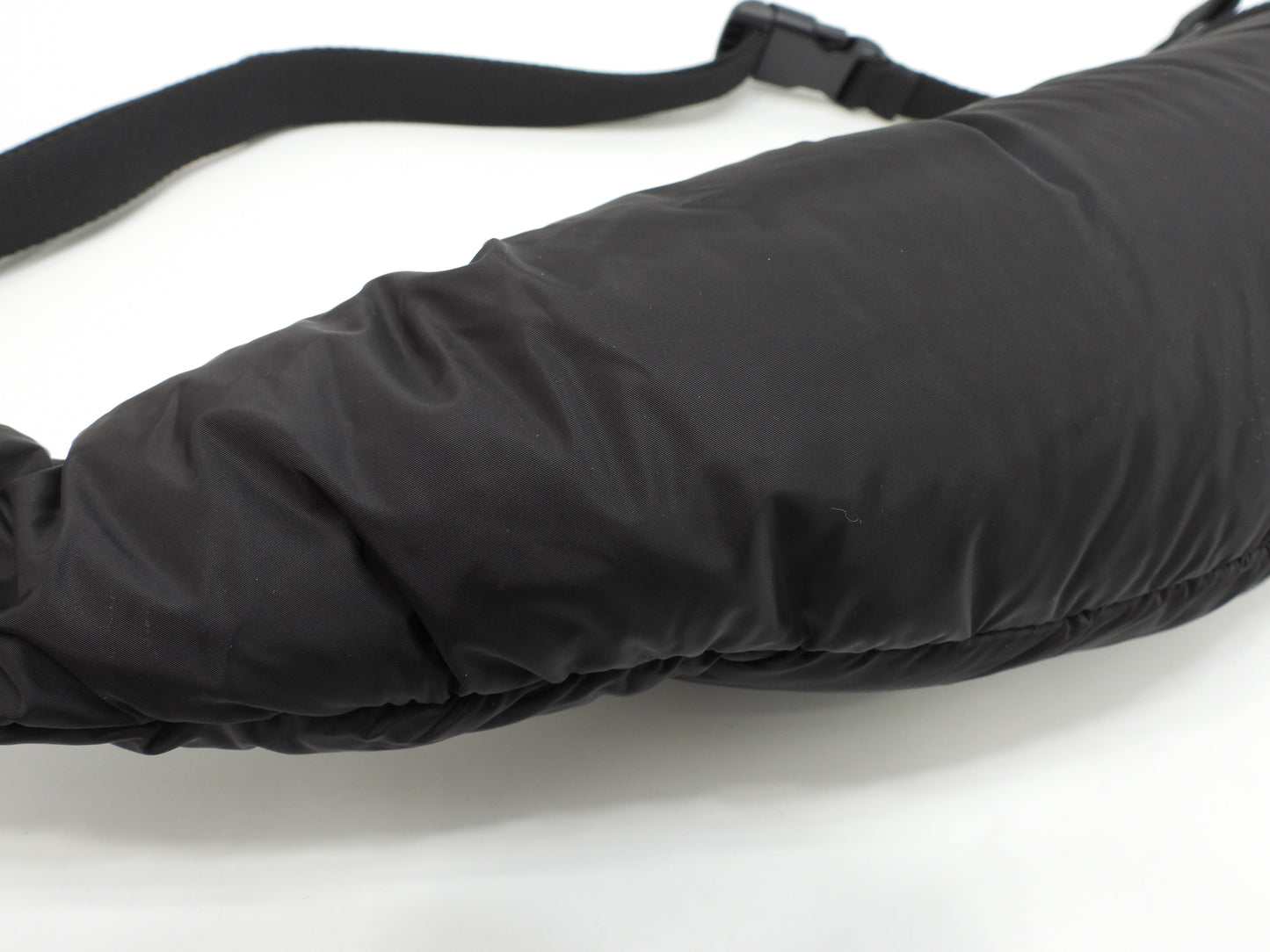 モンクレール ボディバッグ ダウン入ナイロン 黒 バムバッグ ベルトバッグ 美品@ 1