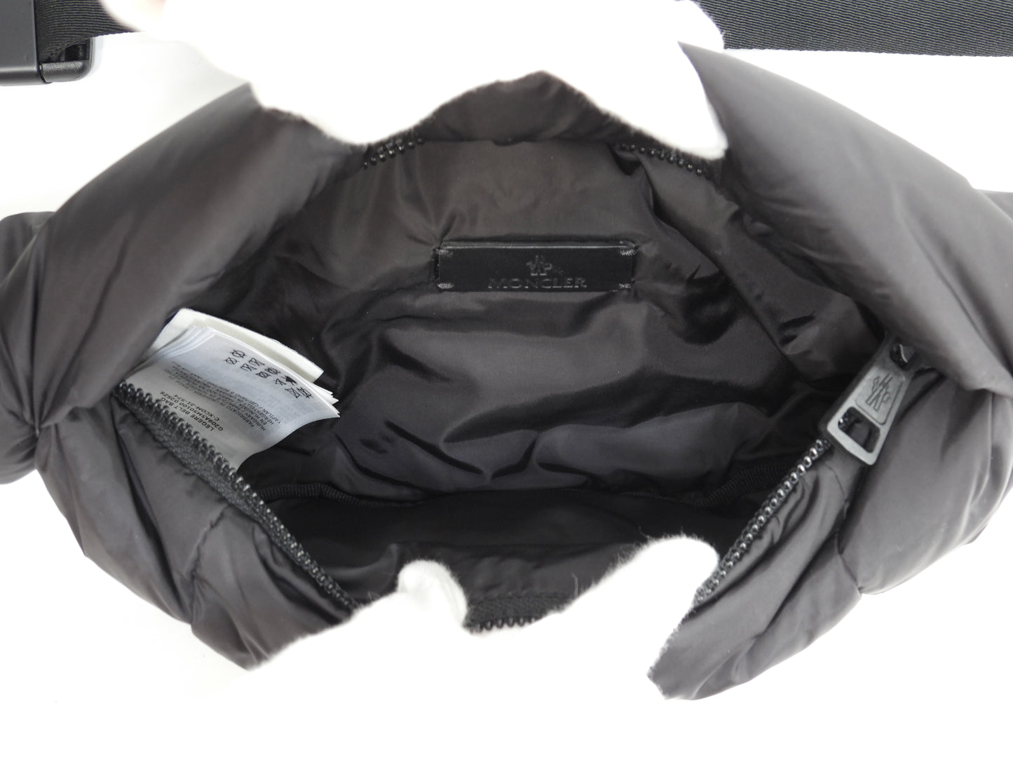 モンクレール ボディバッグ ダウン入ナイロン 黒 バムバッグ ベルトバッグ 美品@ 1