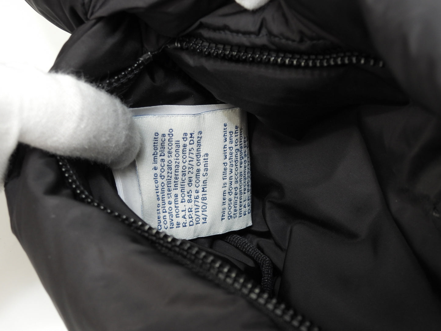 モンクレール ボディバッグ ダウン入ナイロン 黒 バムバッグ ベルトバッグ 美品@ 1