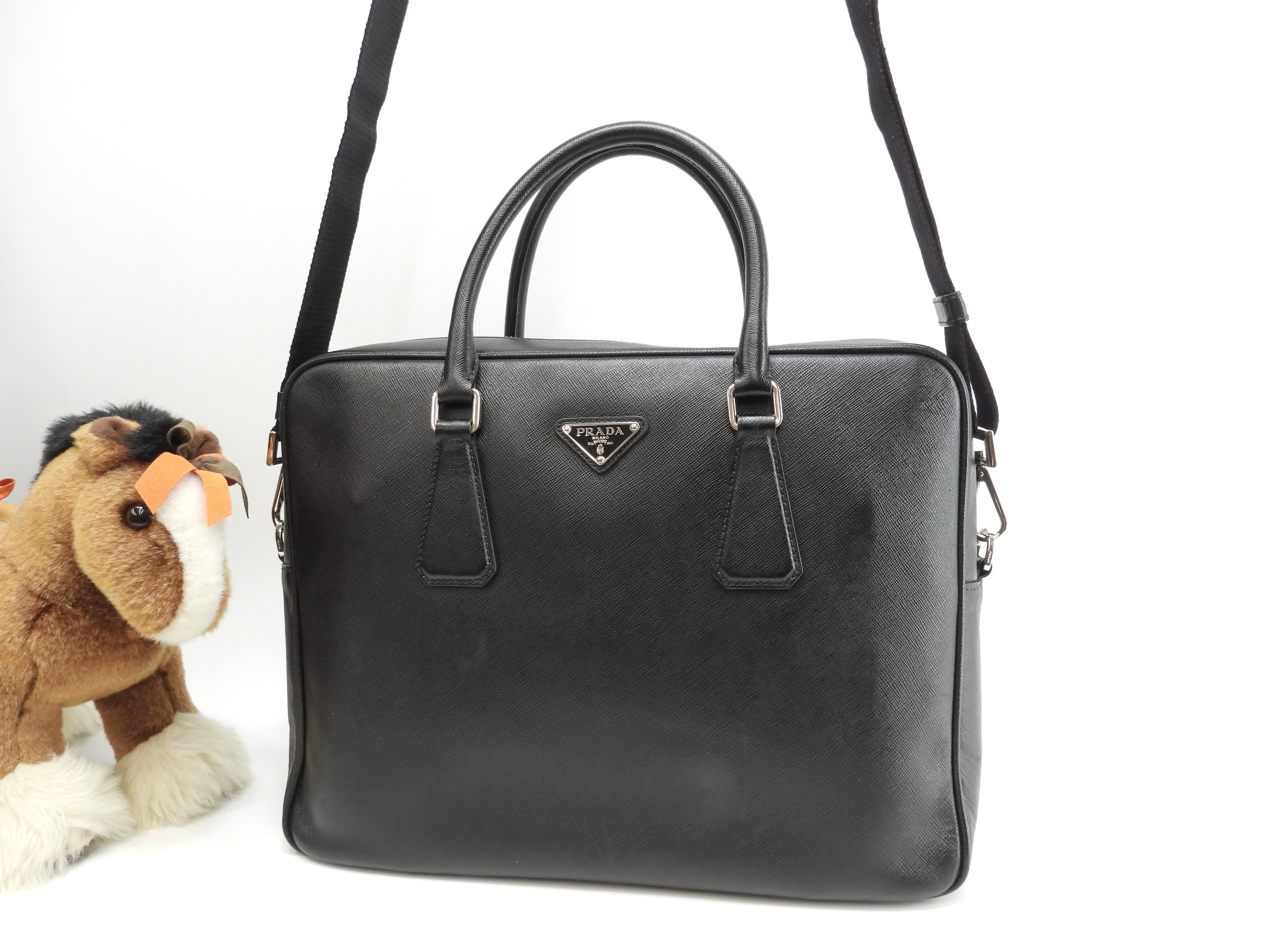PRADA サフィアーノレザー ブリーフケース ビジネスバッグ 三角プレート