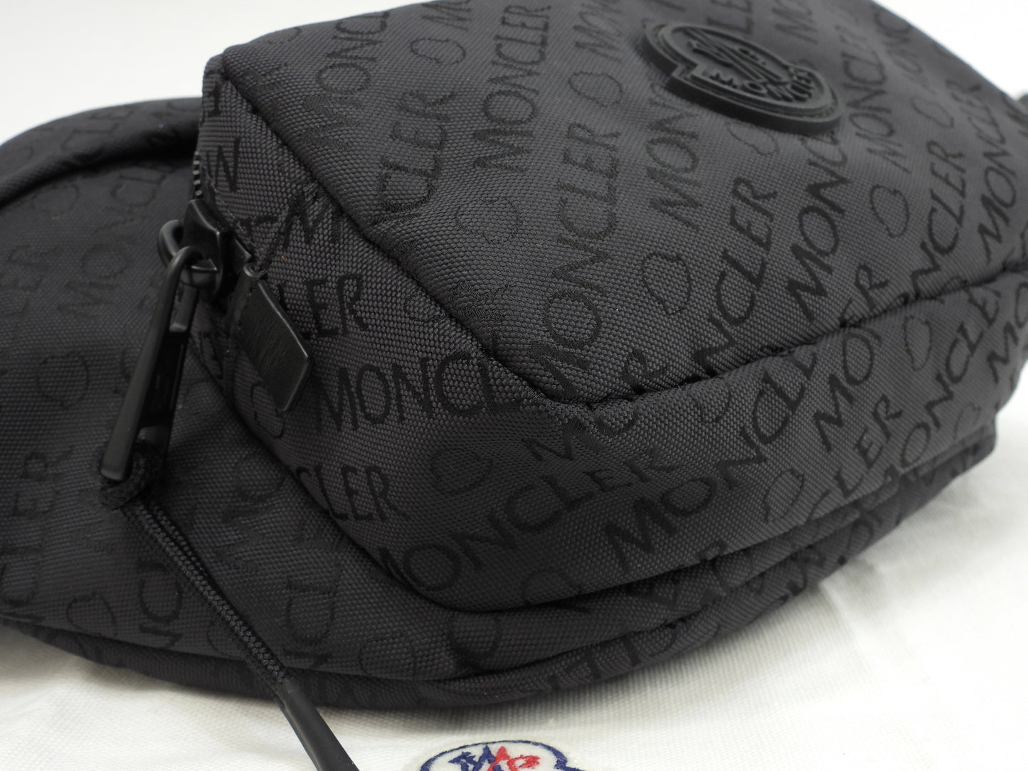 モンクレール ボディバッグ 総ロゴ柄 ナイロン黒 ウエストバッグ ベルトバッグ 極美品@ 1