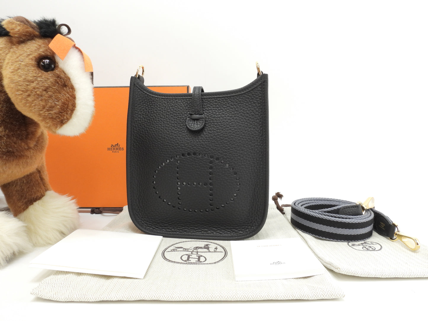 エルメス エヴリンTPM トリヨンクレマンス 黒灰 ポシェットバッグ ゴールド金具 新品@W