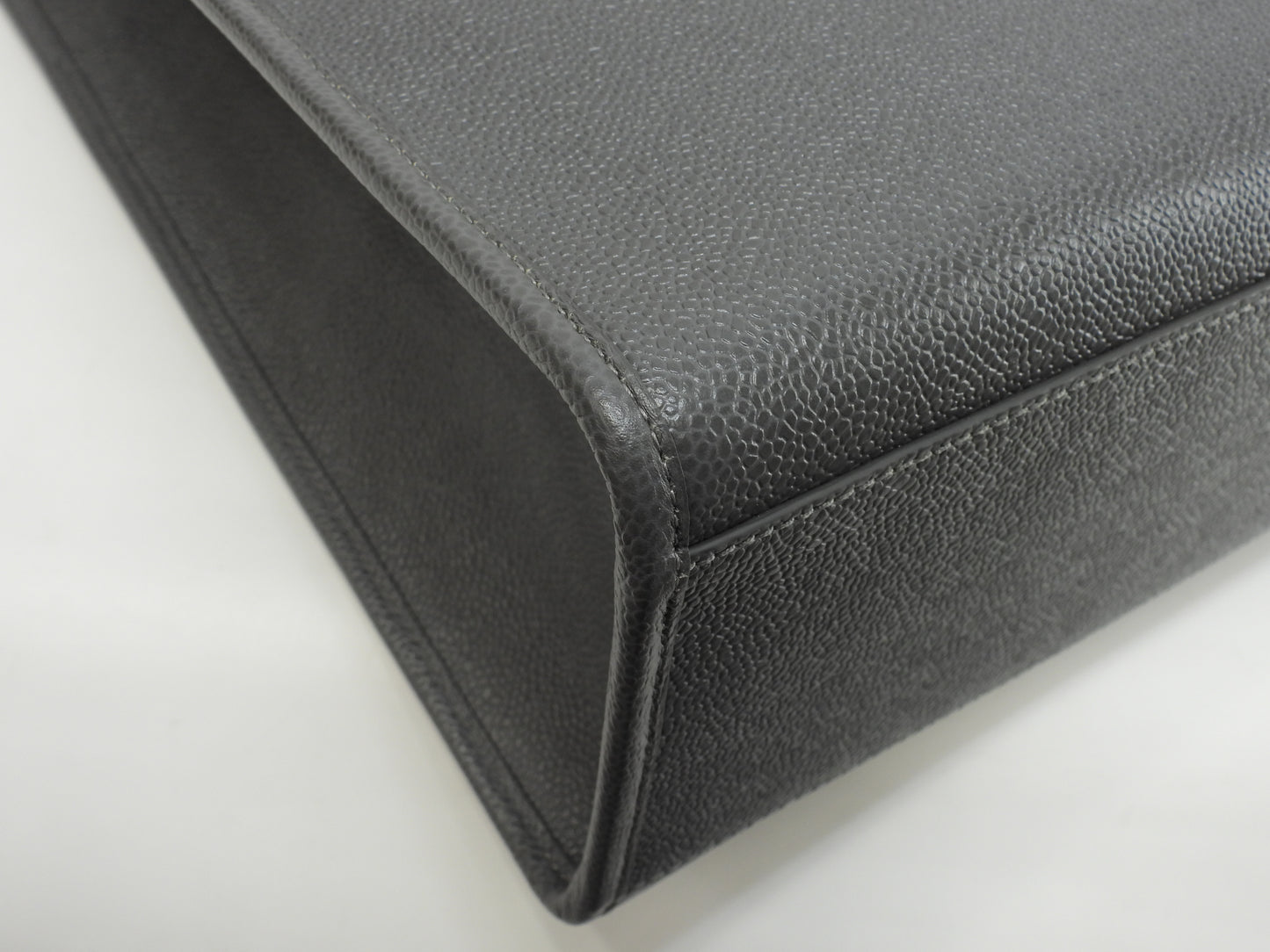 トムブラウン スクエアトートバッグ ペーパーラベルロゴ キャビアレザー灰 メンズ ハンドバッグ@ 1